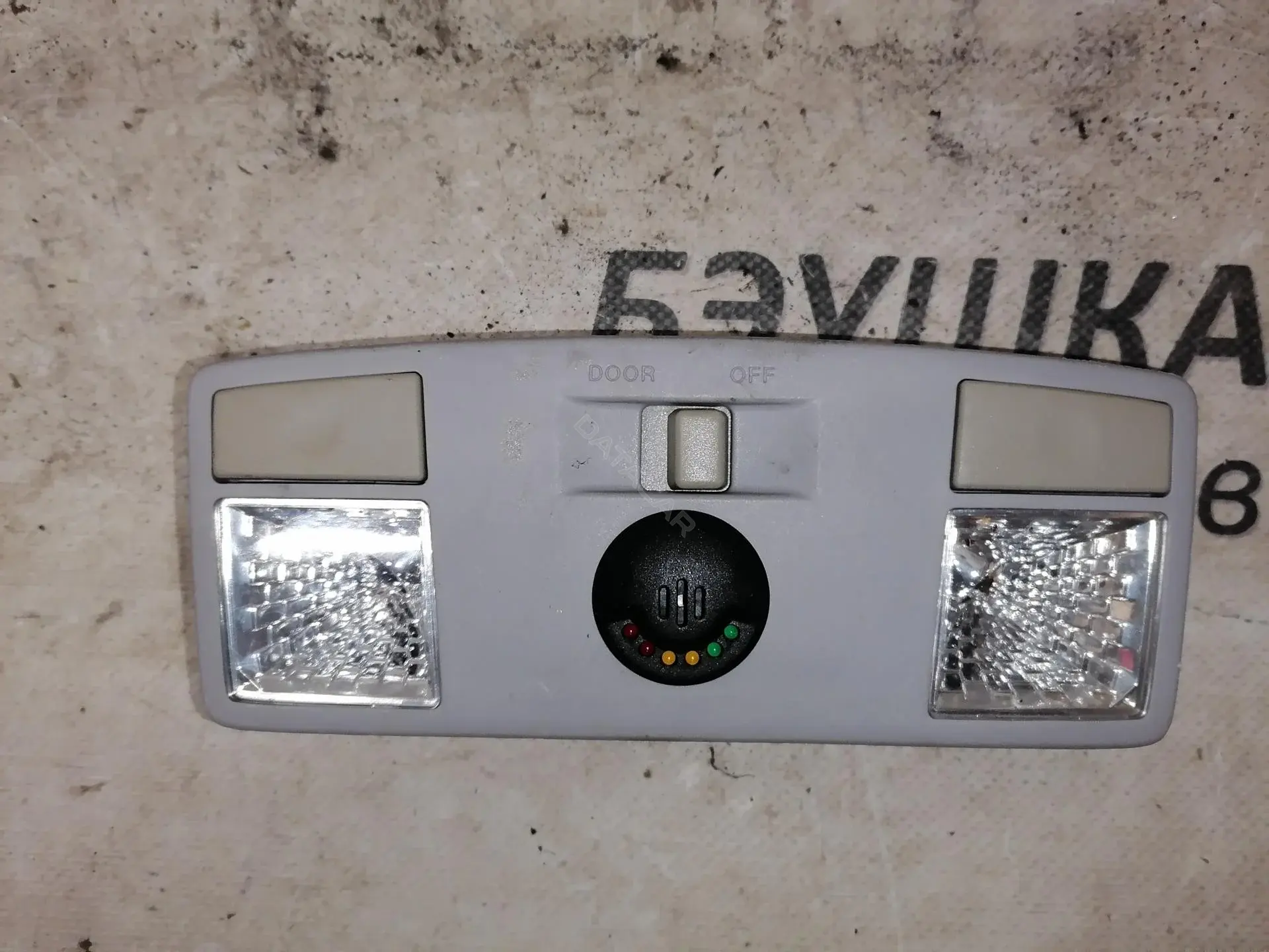 Плафон освещения салона GJ6A69970A77