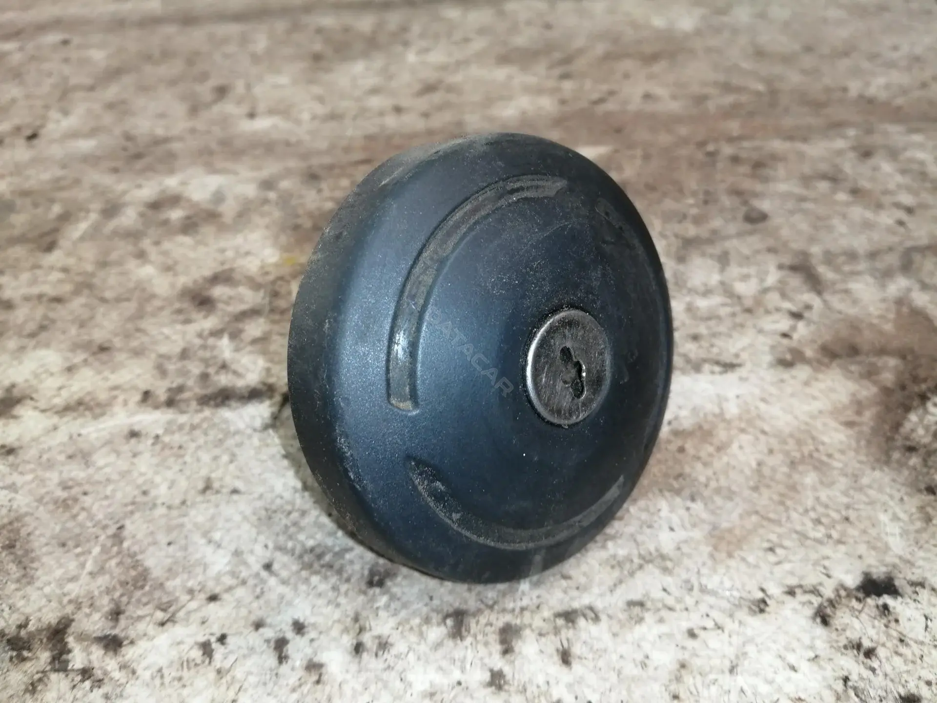 Крышка топливного бака 1508J6