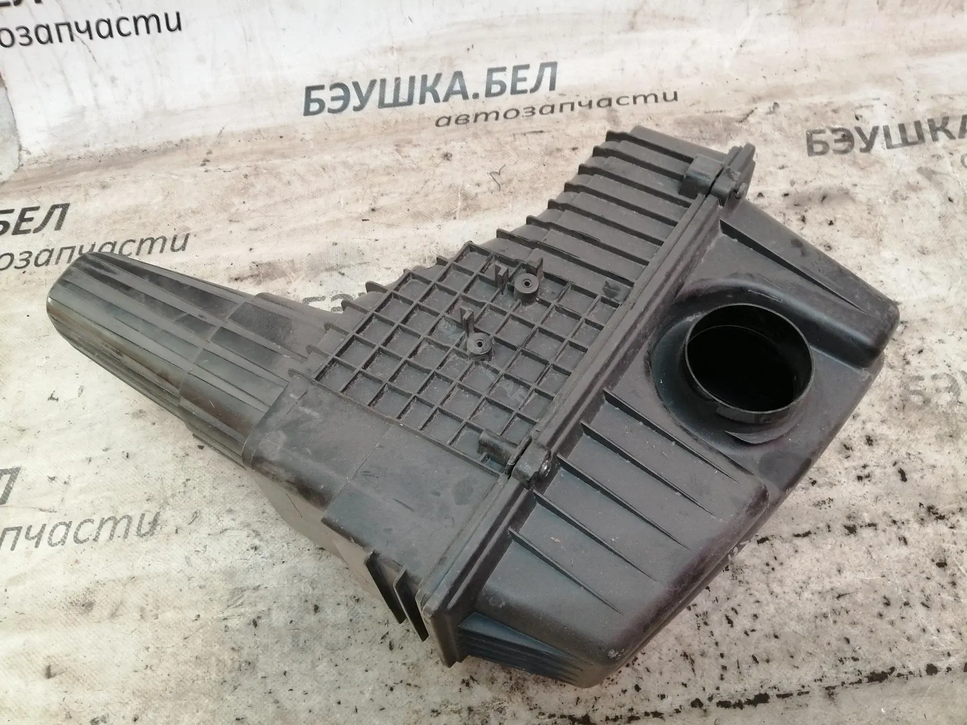 Корпус воздушного фильтра 1420J1