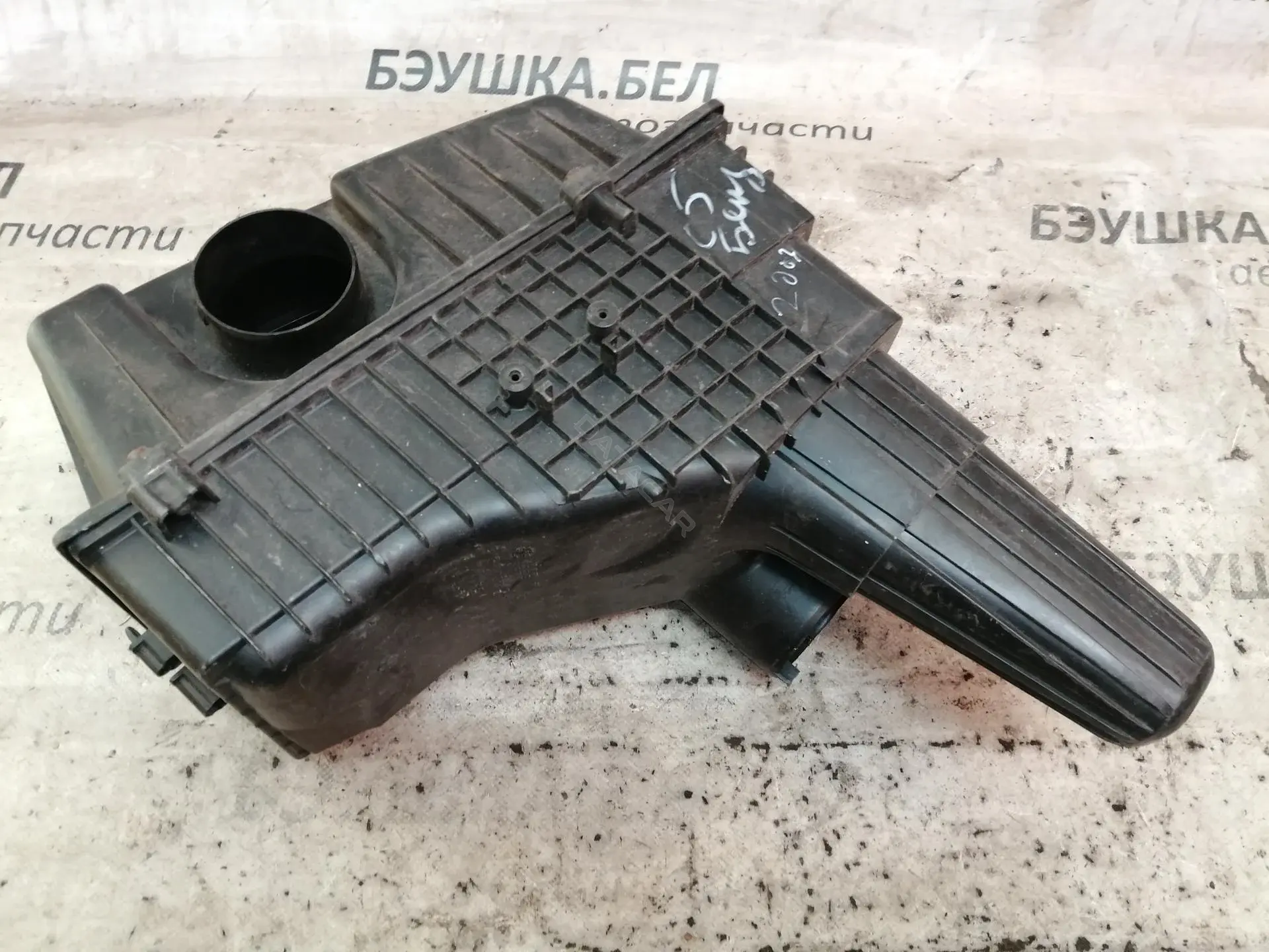 Корпус воздушного фильтра 1420J1