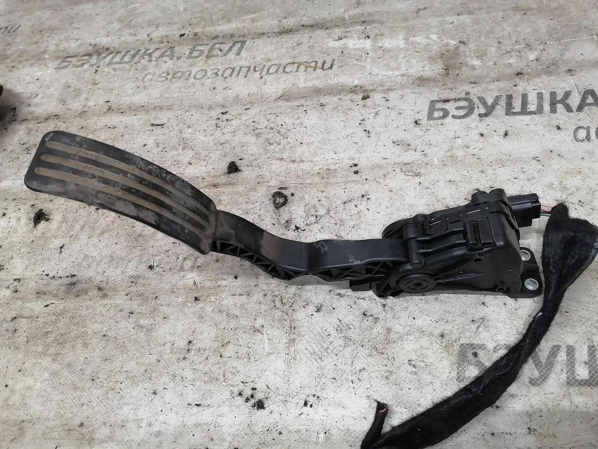 Педаль газа 8200386506