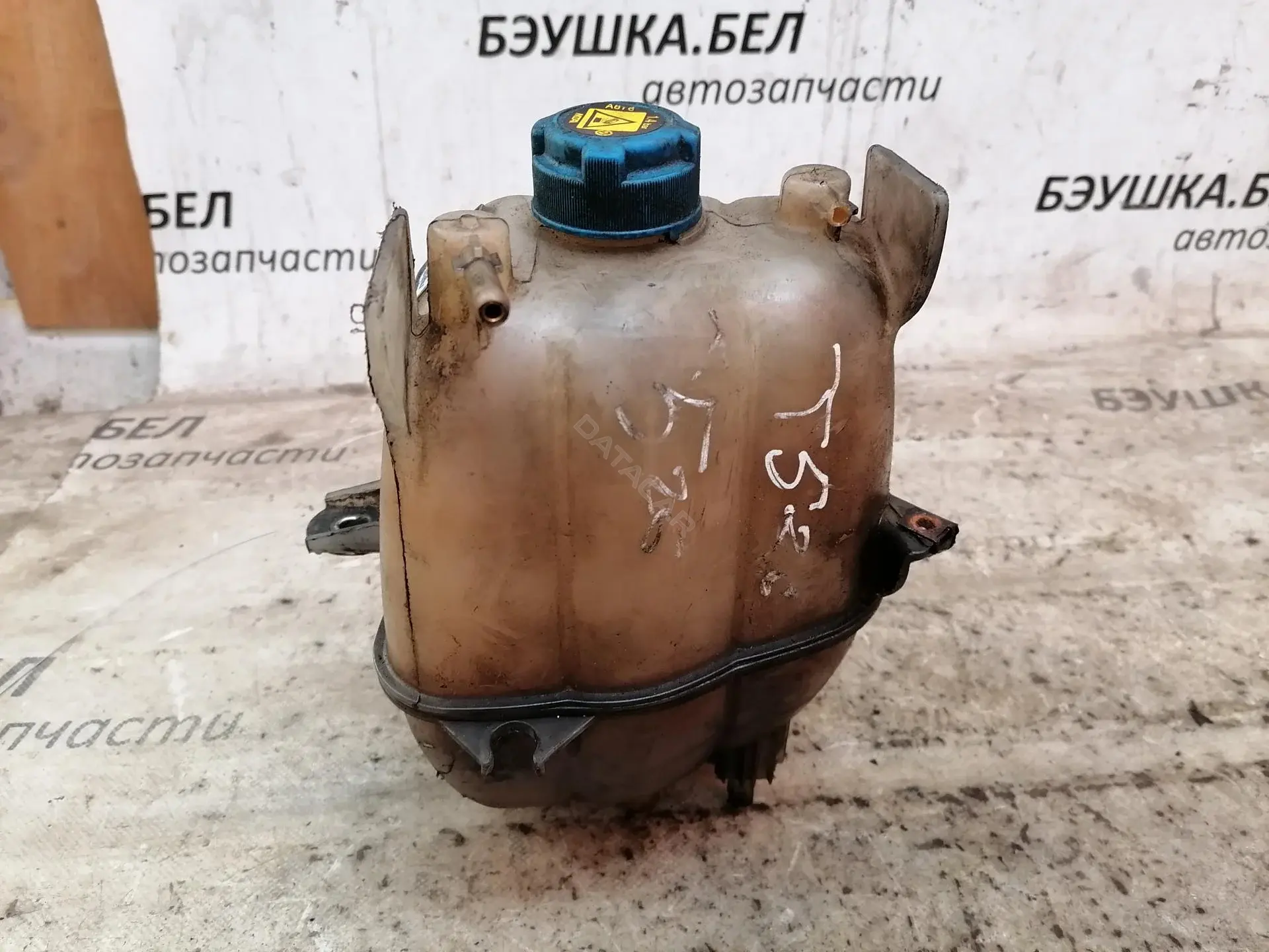 Расширительный бачок 1358583080