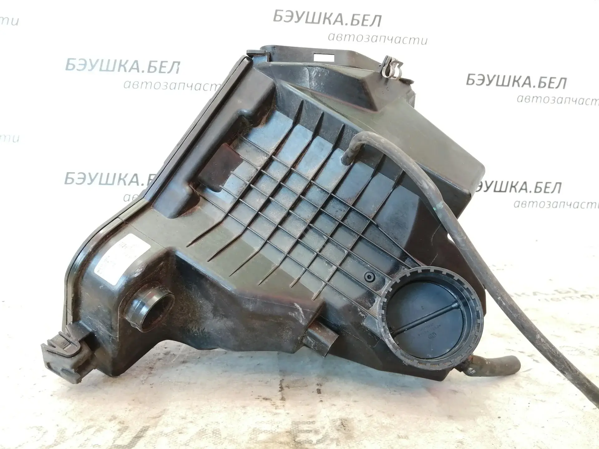 Корпус воздушного фильтра 8K0133837BF, 8K0133837BR, 8K0133837T