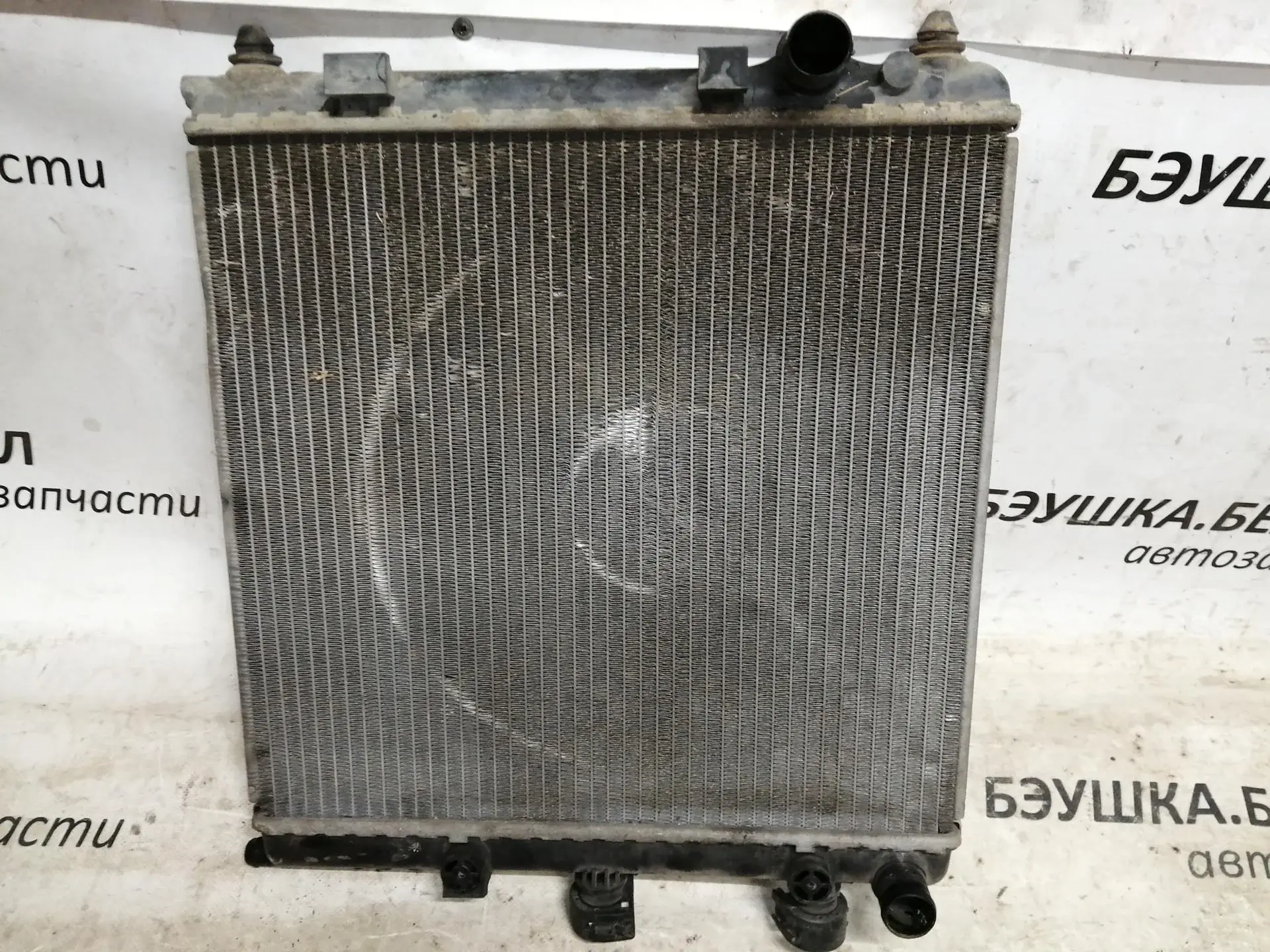 Радиатор охлаждения 1330E6