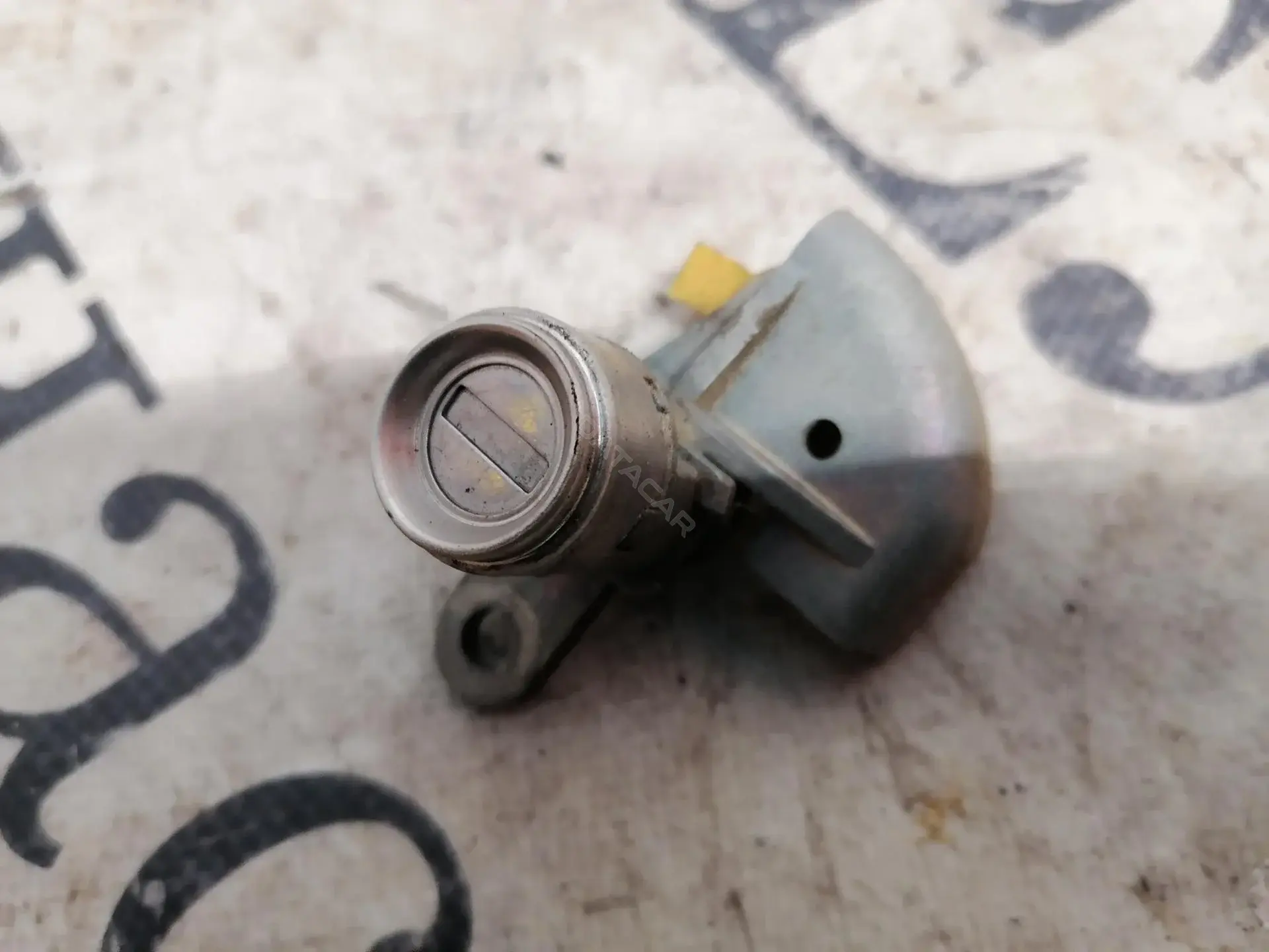 Личинка замка двери 812502EA00
