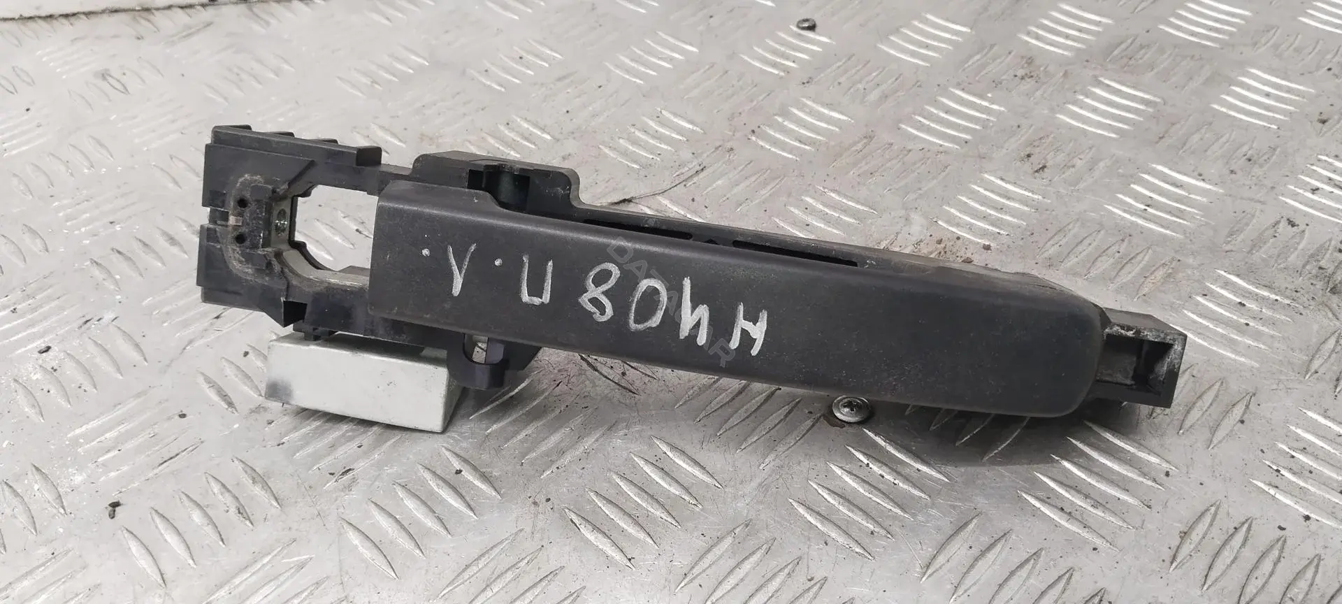 Ручка двери 80611EB300