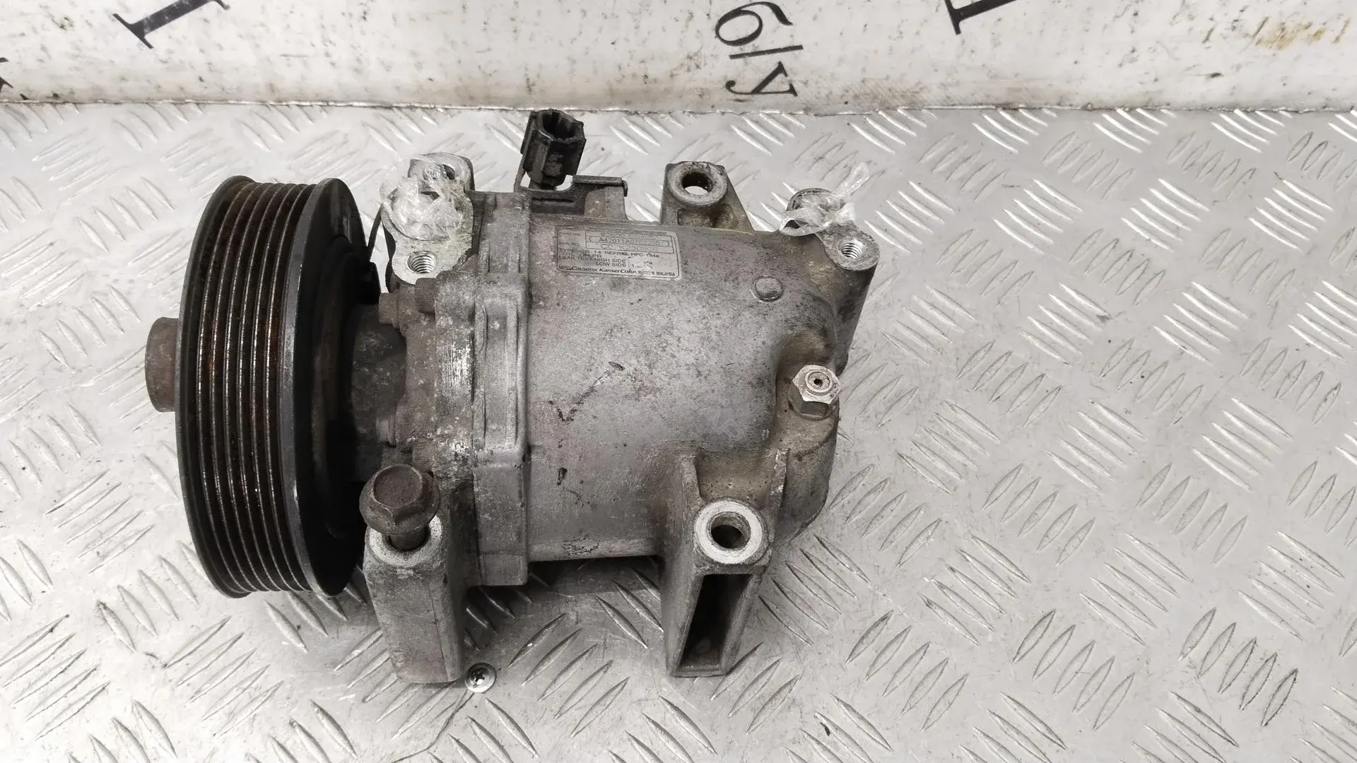 Компрессор кондиционера 92600EB400