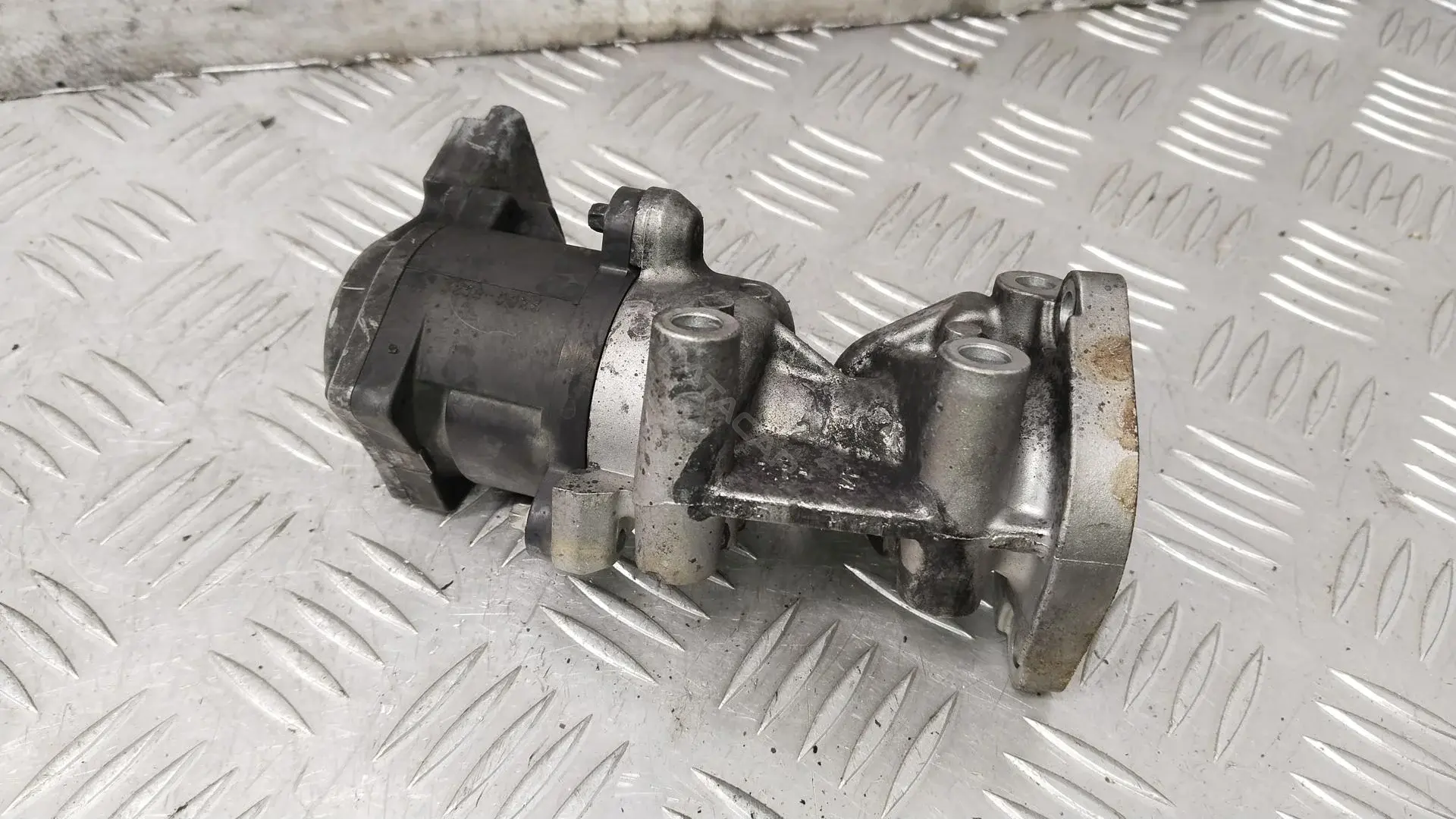 Клапан ЕГР 4R8Q90475A