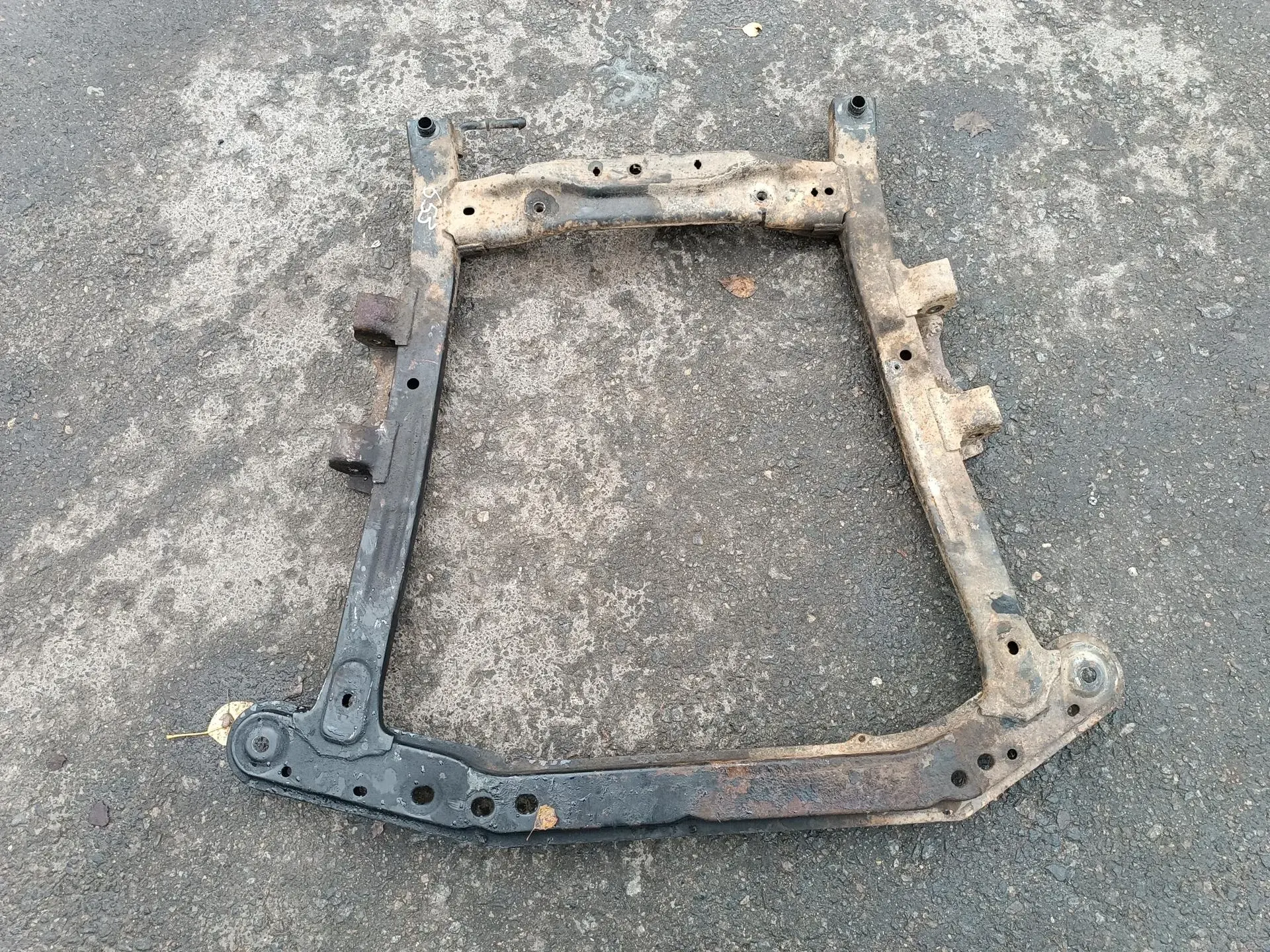 Подрамник 544013322R