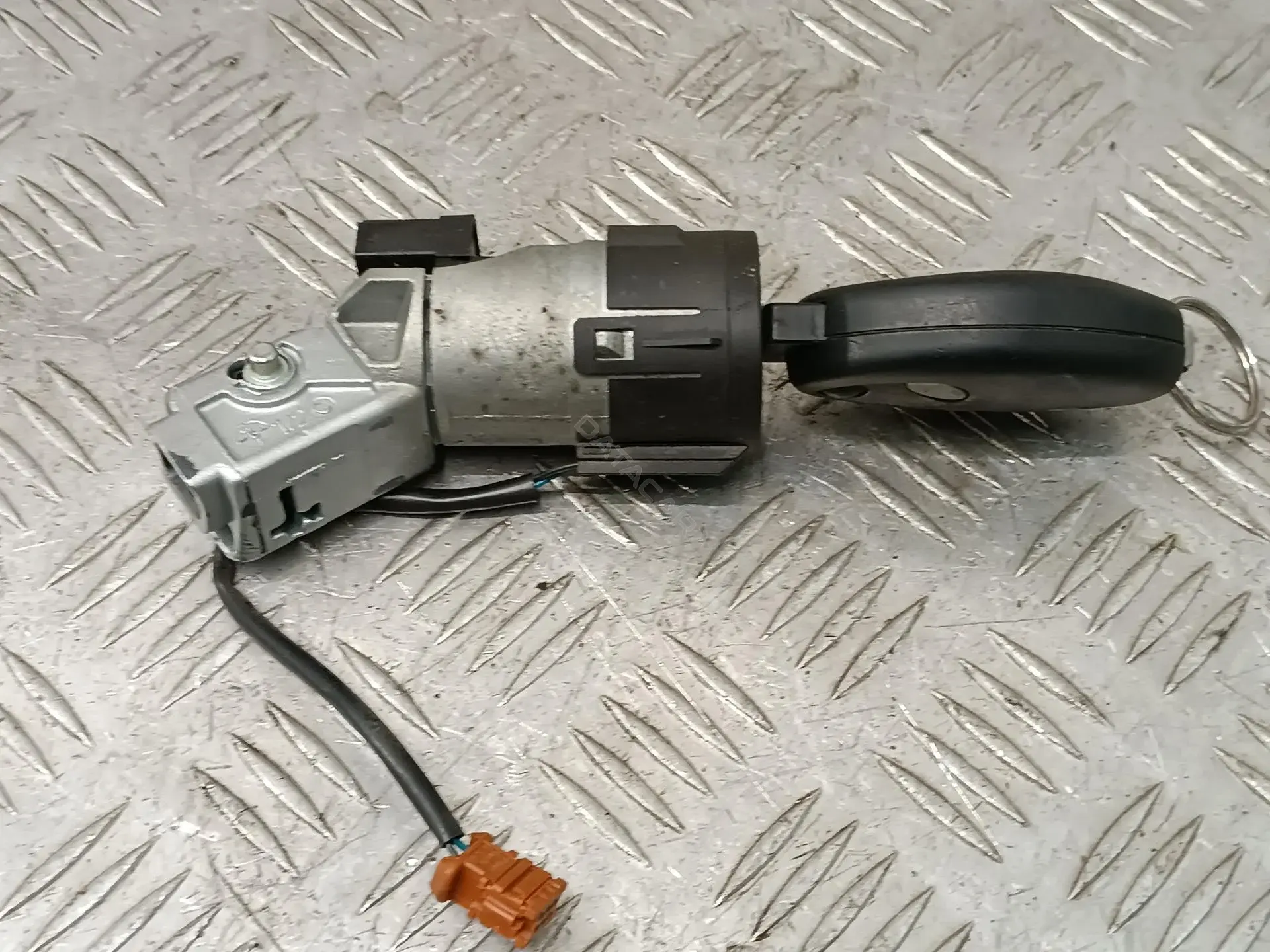 Замок зажигания 36410600
