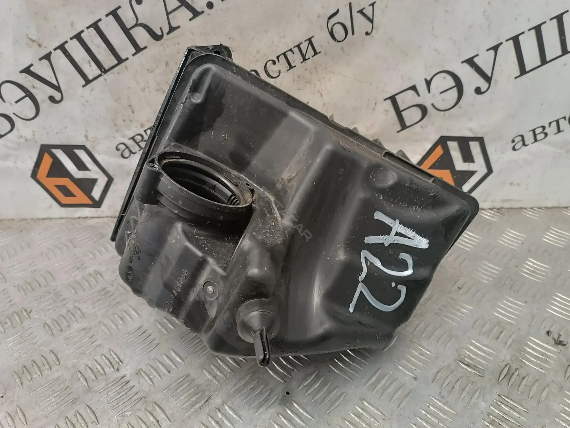 Корпус воздушного фильтра 1000083, 1110010048, 153071760734