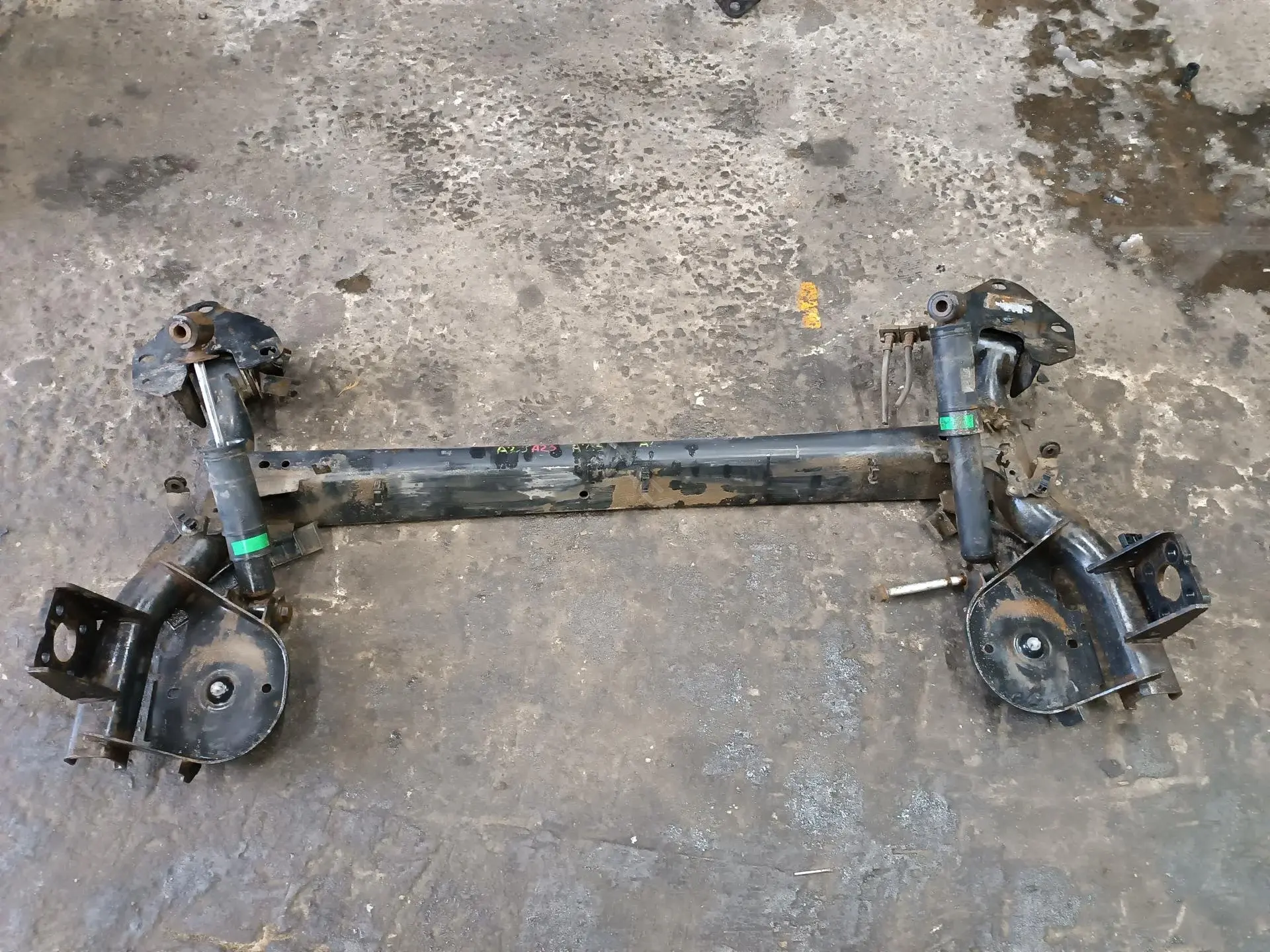 Балка подвески 555118735R