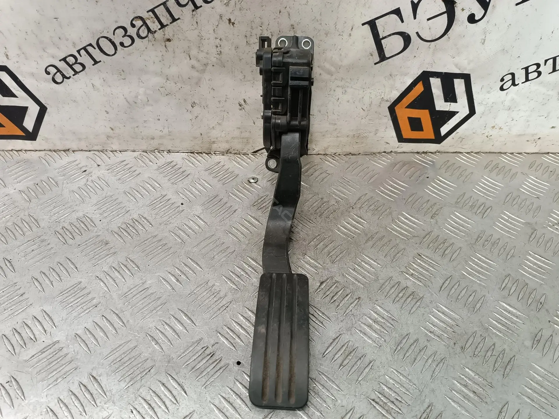 Педаль газа 8200501553