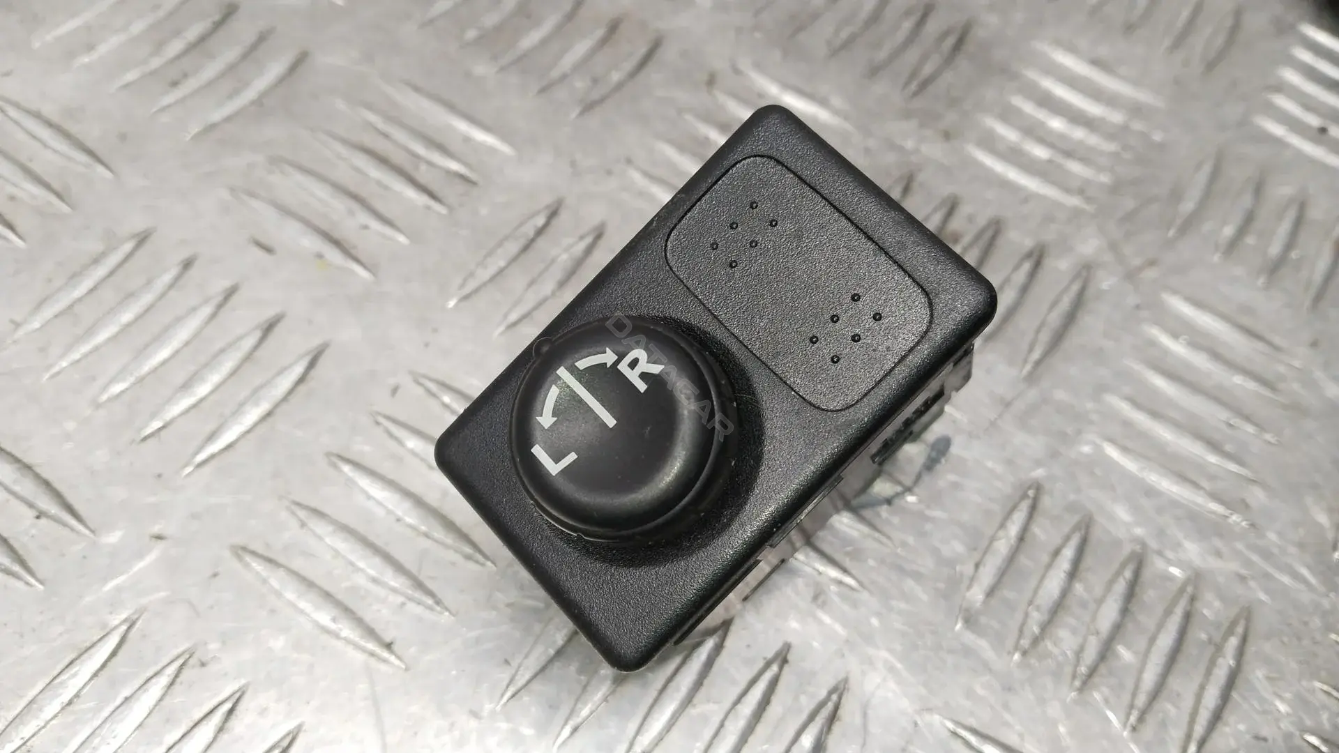 Джойстик регулировки зеркал 255702Y015