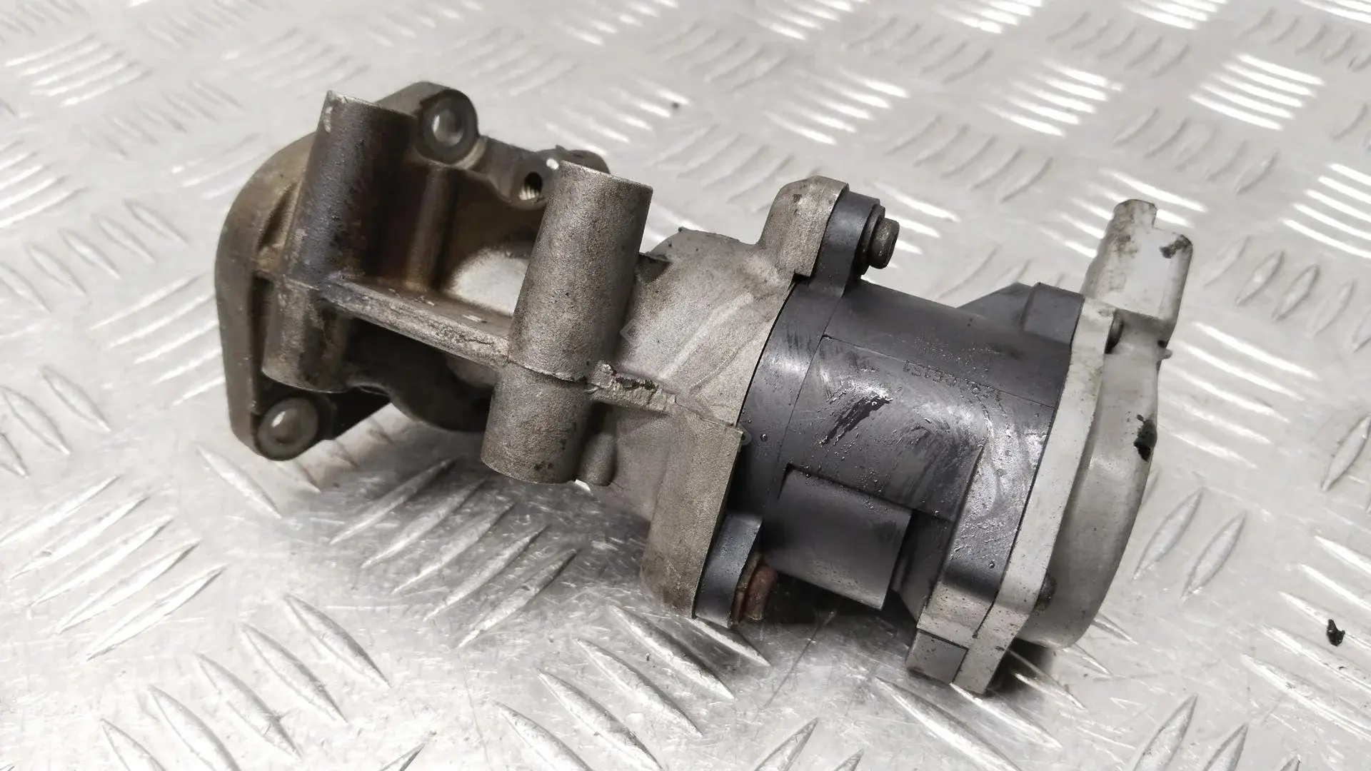 Клапан ЕГР 4R8Q90475A