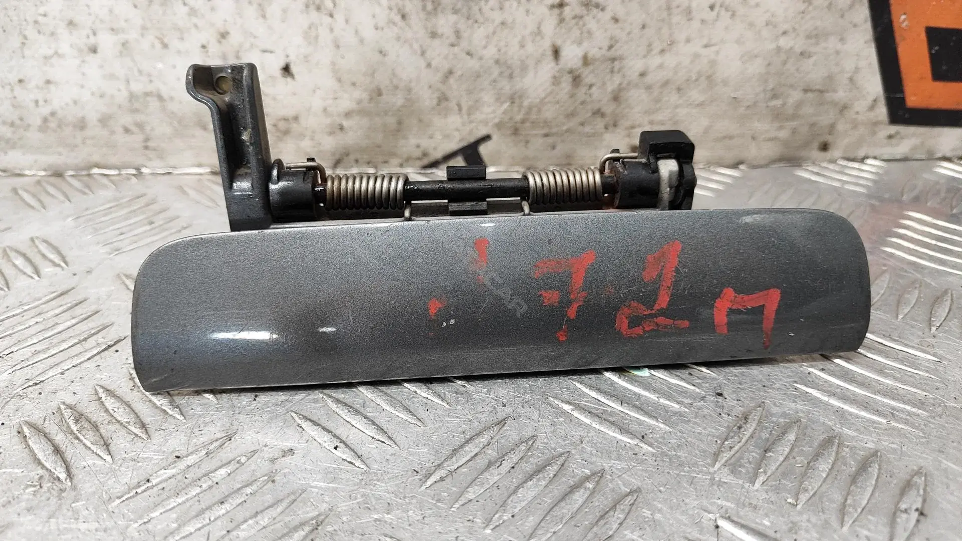 Ручка двери P2278996