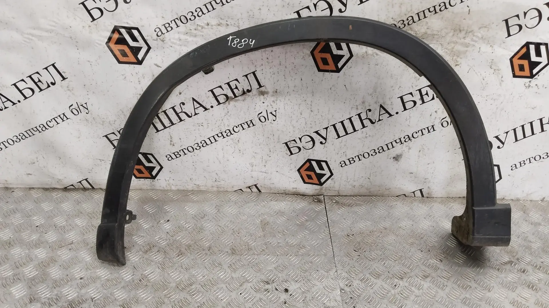Молдинг крыла KD5351W31