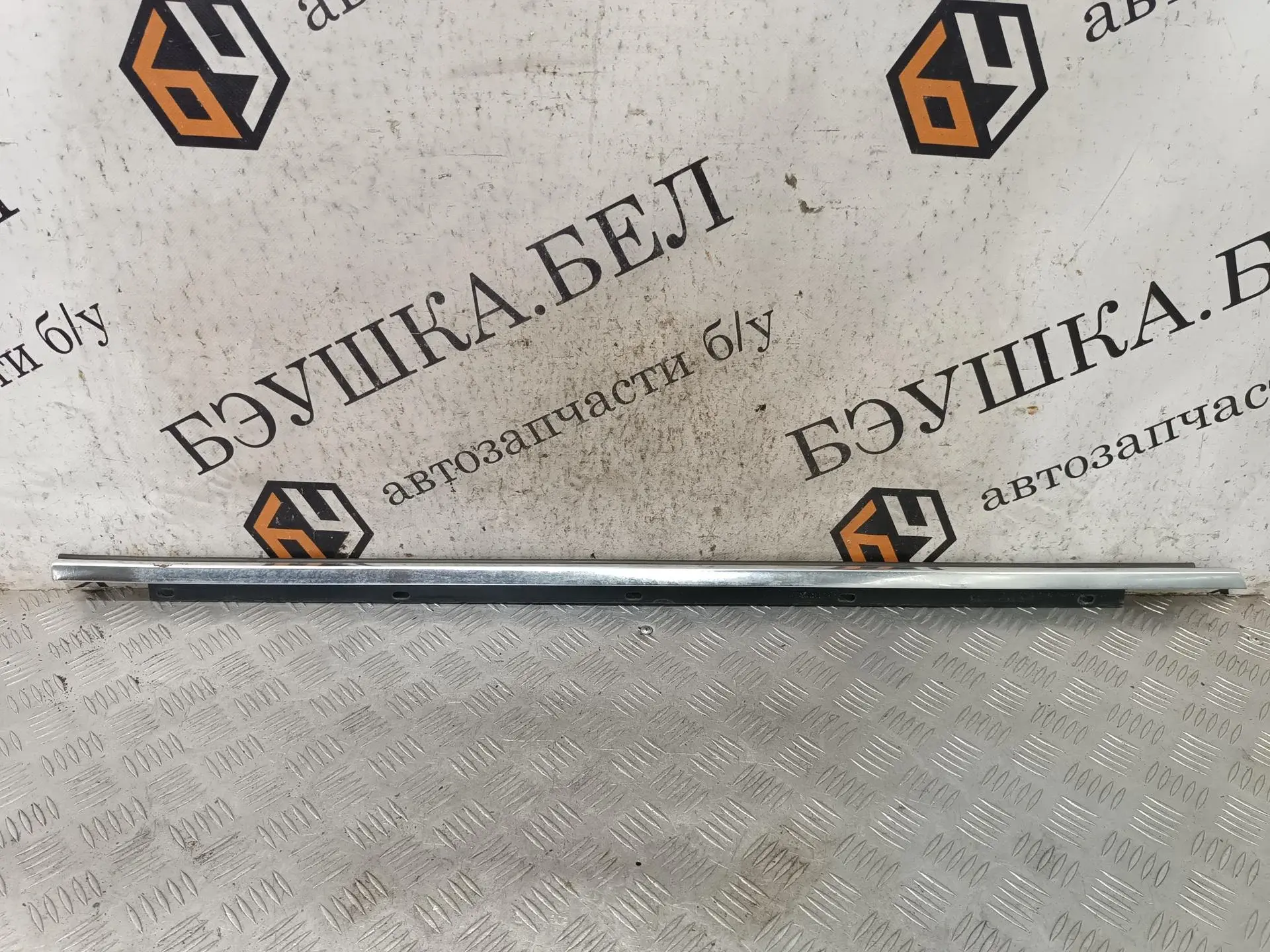 Молдинг двери 8E0837478C