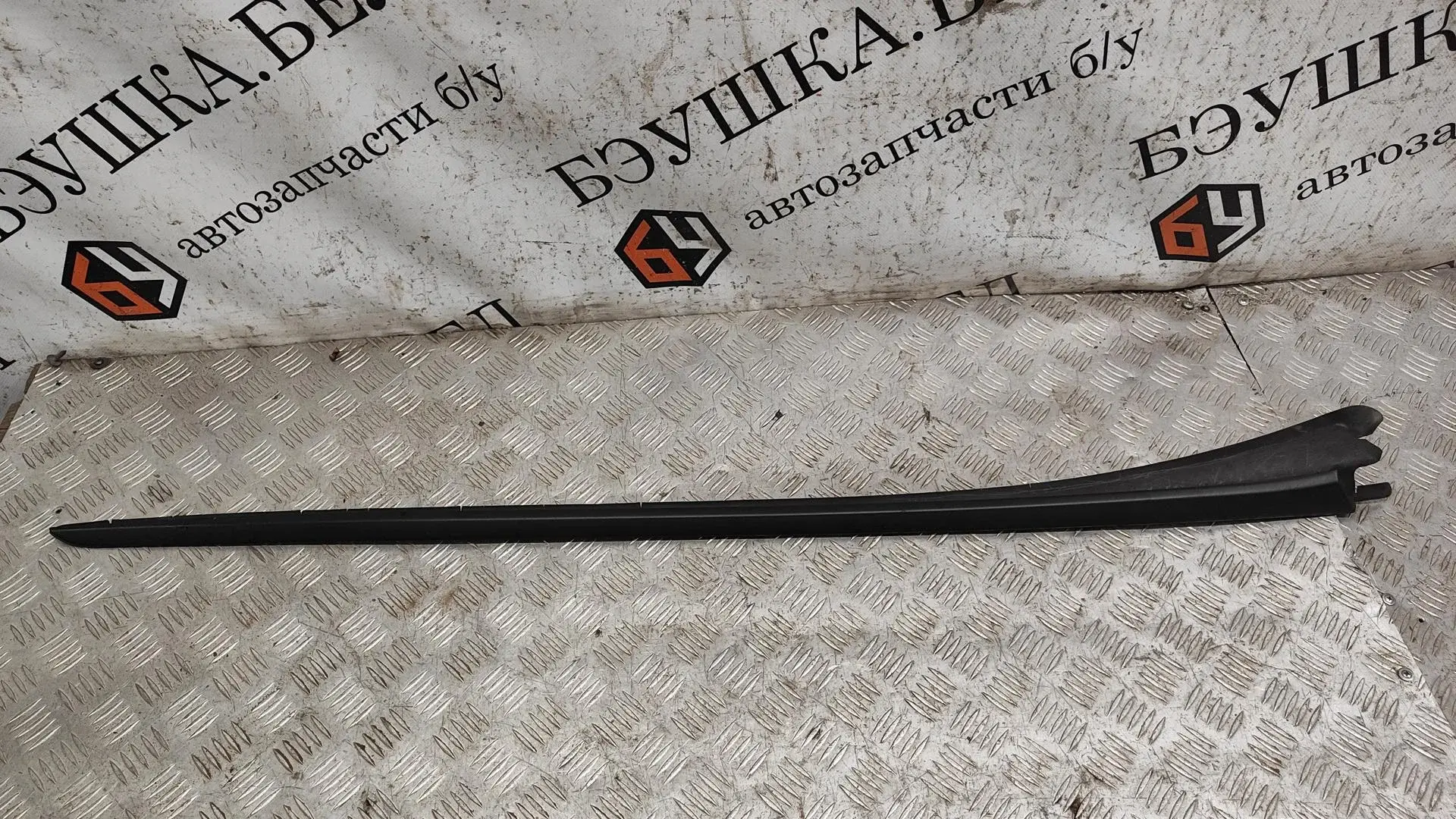 Молдинг лобового стекла 96858533
