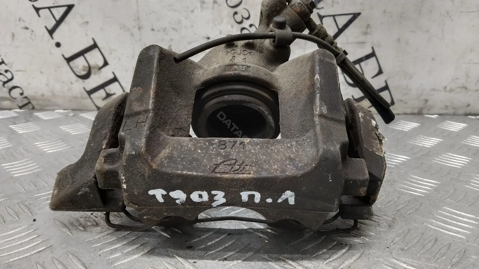 Суппорт тормозной 4401R4