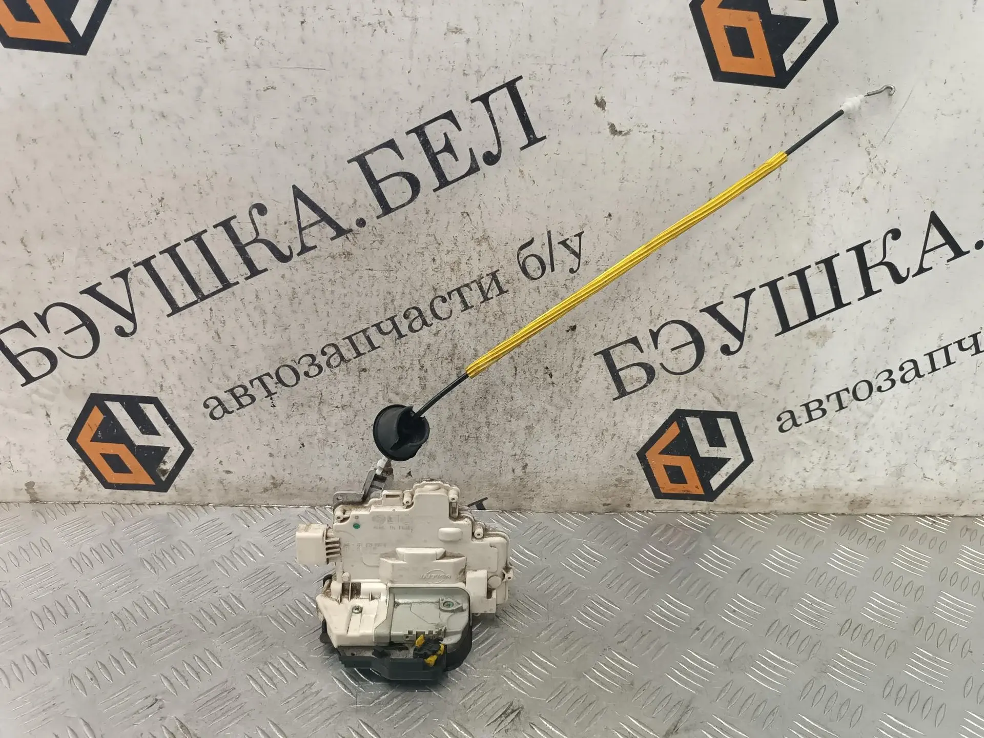 Замок двери 177555, 33104175, 4F0839015A
