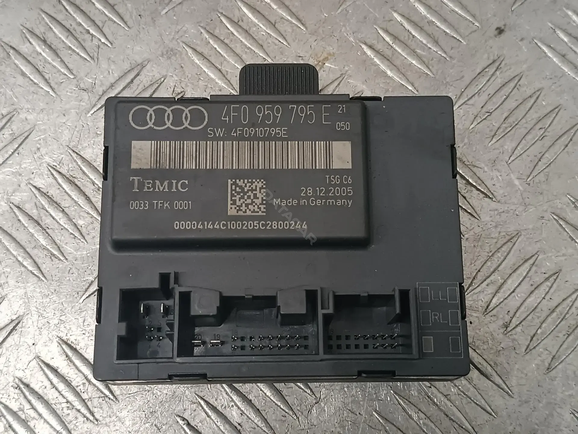 Блок управления двери 4F0959795E