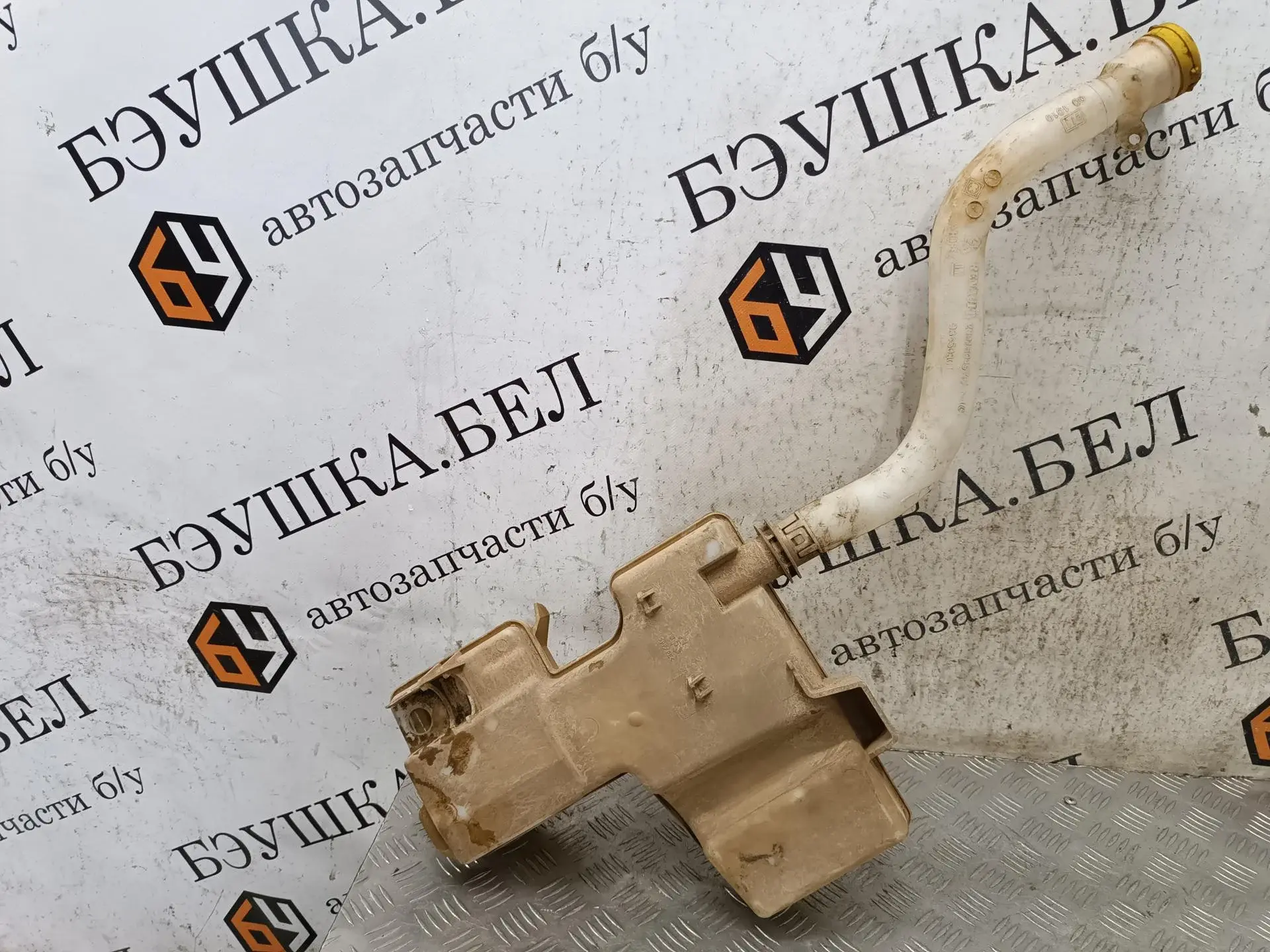 Бачок омывателя 8200506738