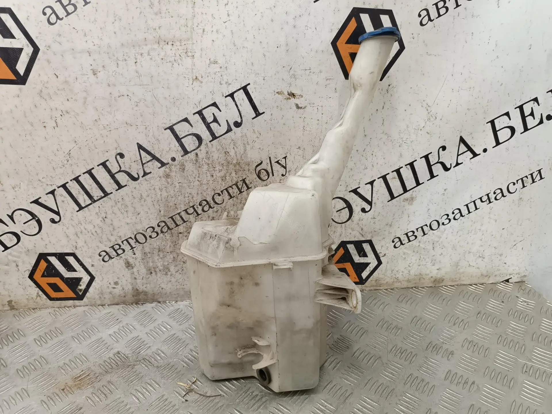 Бачок омывателя 986201J000