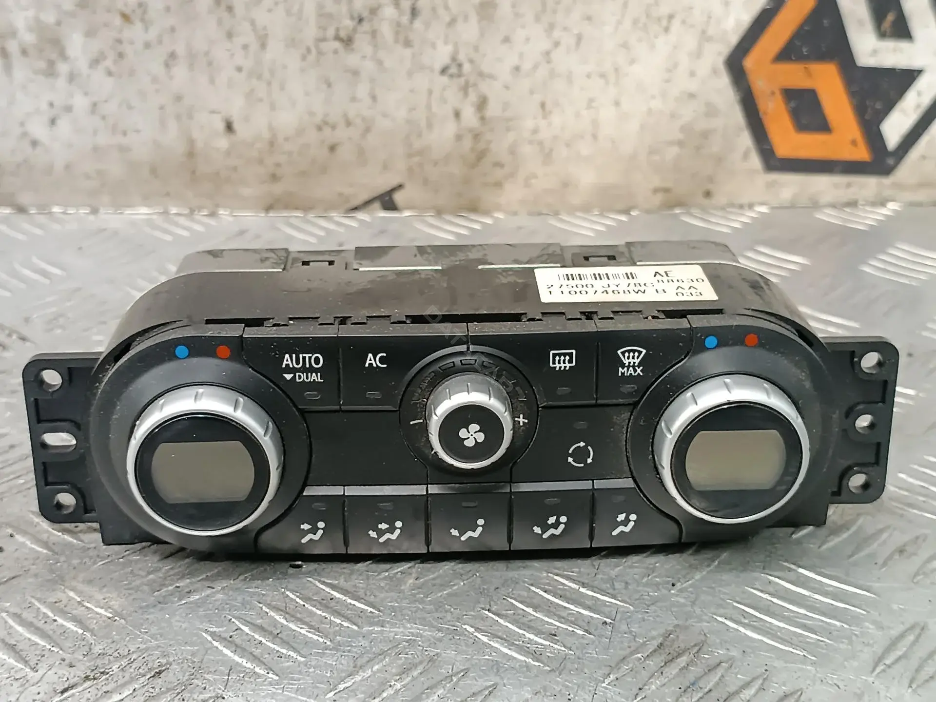 Блок управления климат-контролем 27500JY58C