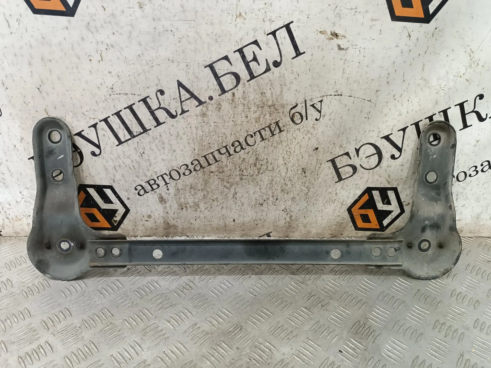 Балка под радиатор P2605045