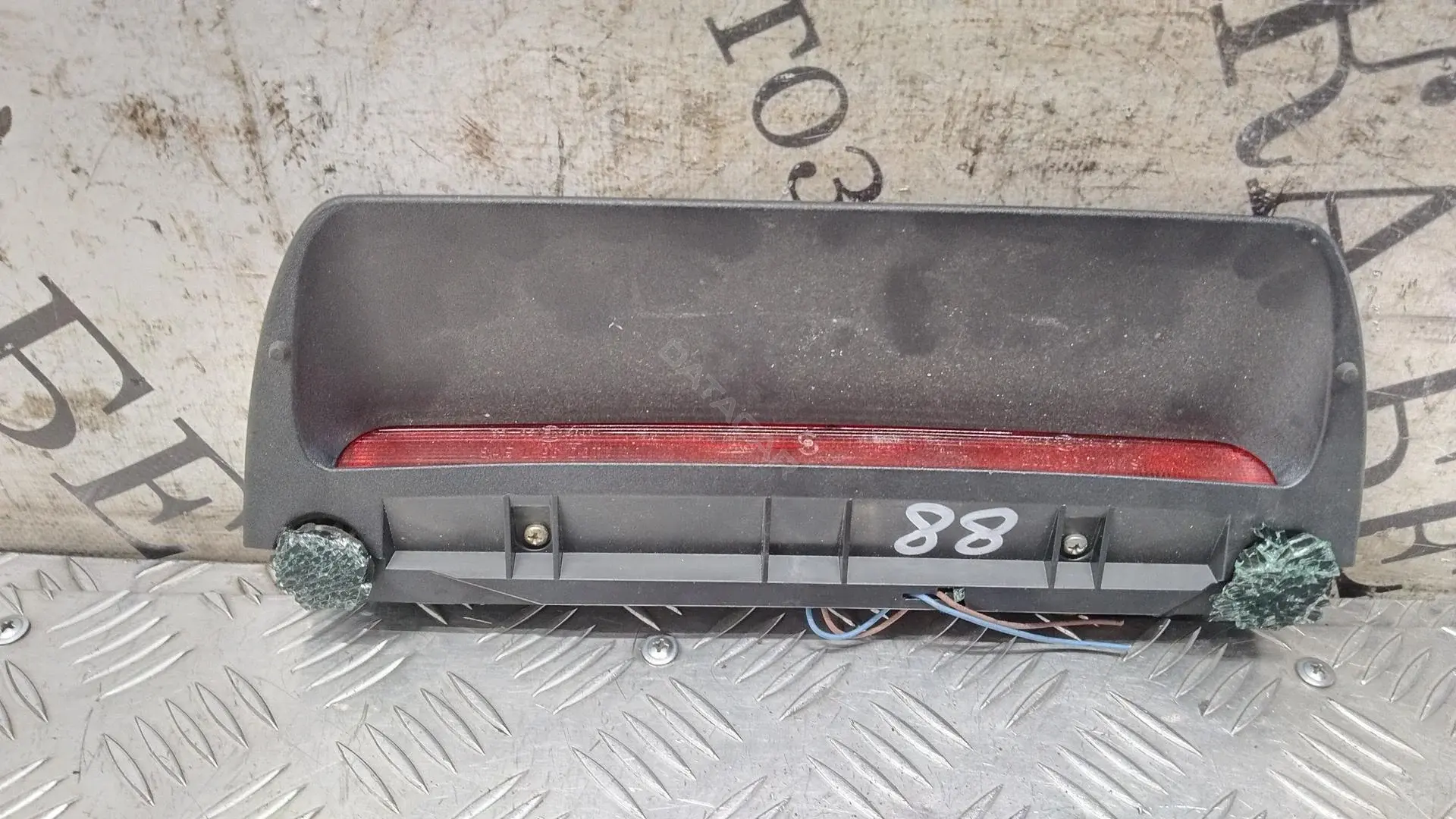 Фонарь стоп сигнала 6350N9
