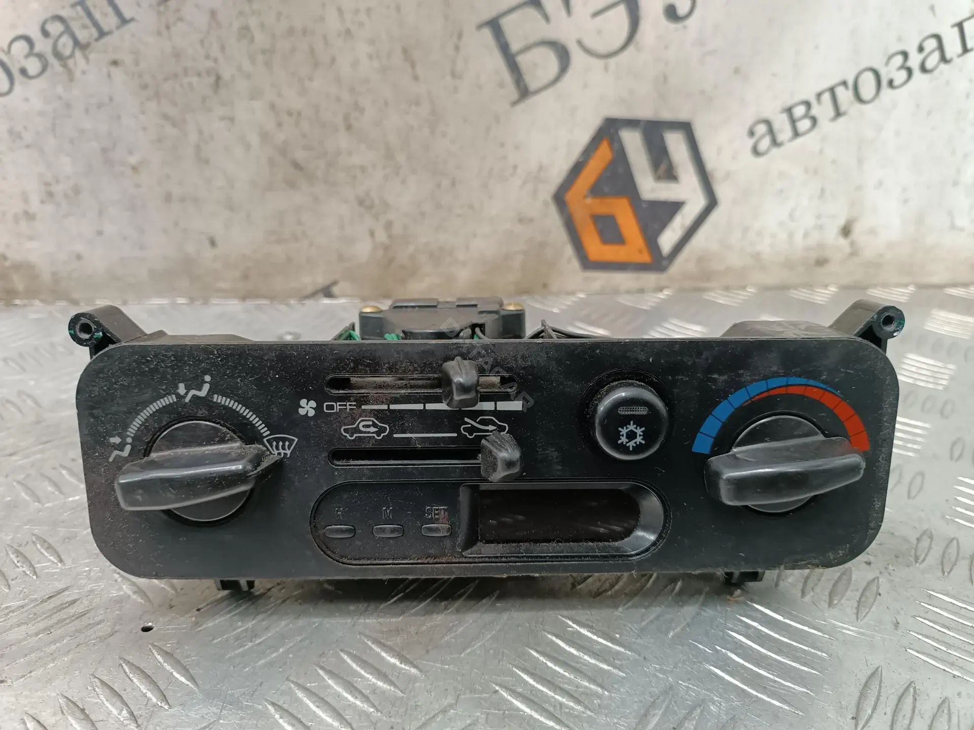 Блок управления климат-контролем MR167502