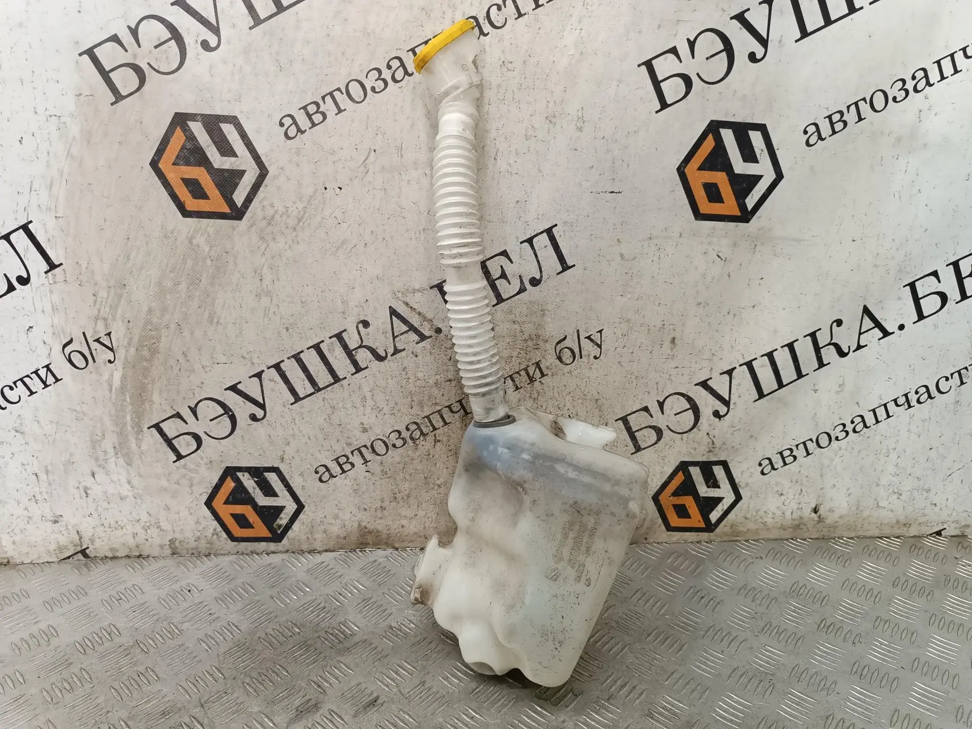 Бачок омывателя 8200104705D