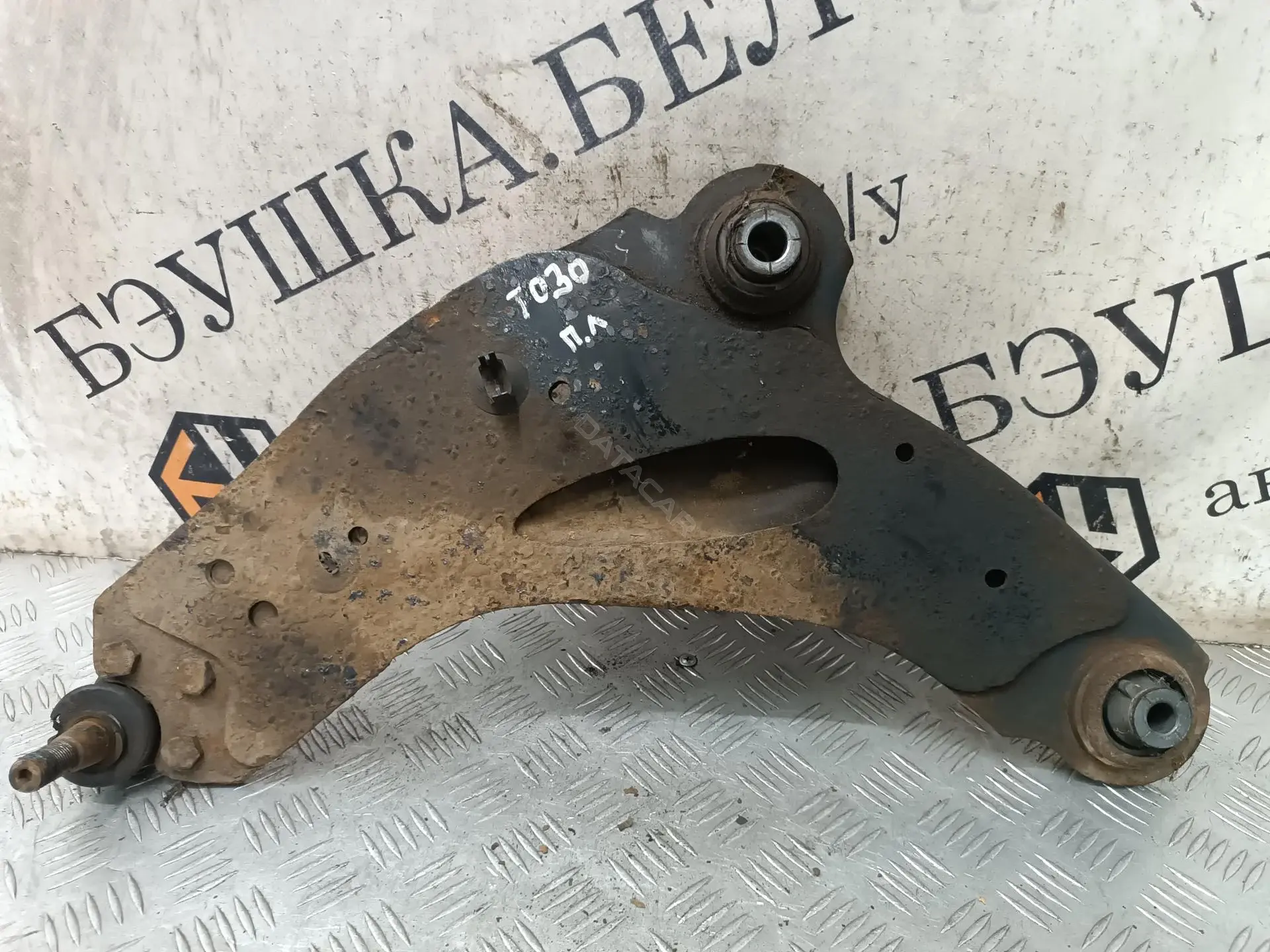 Рычаги 04412934, 04415936, 078415