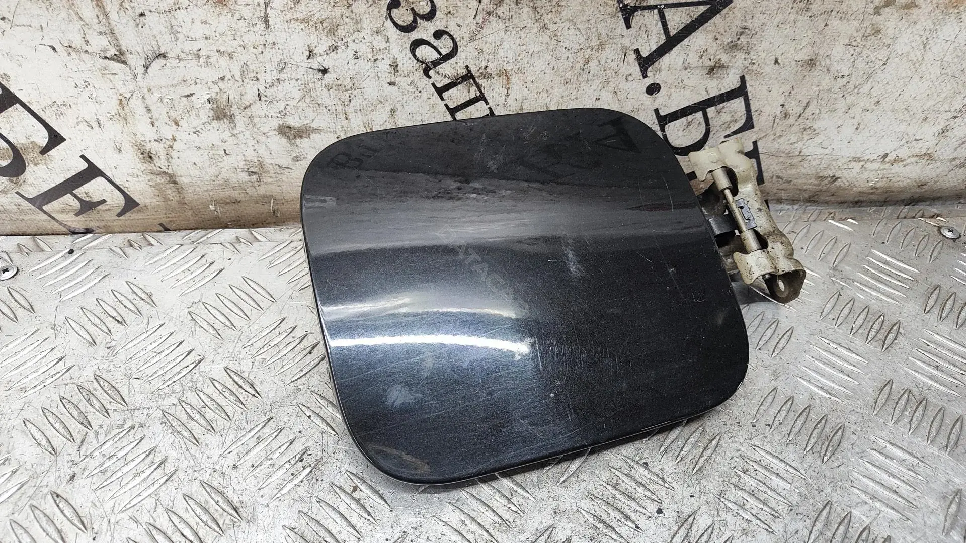 Крышка лючка топливного бака G8830EY1MA