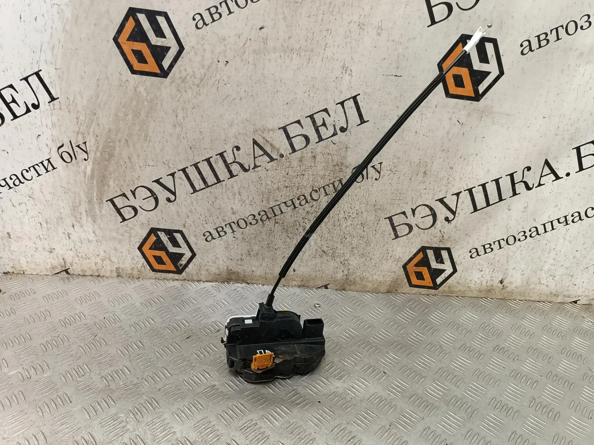 Замок двери 13578272