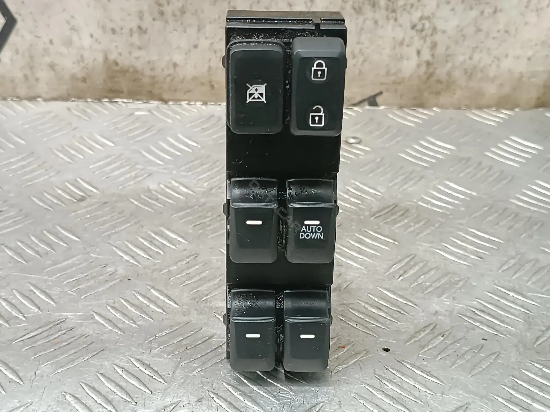 Блок управления стеклоподъемниками 935703W910WK