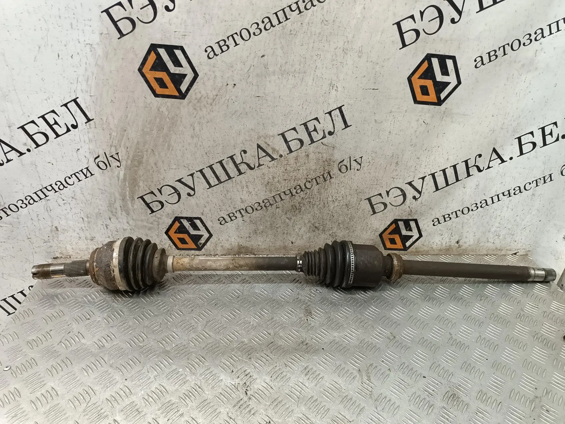 Приводной вал / Полуось 1581976SX, 1582007SX, 1608505580
