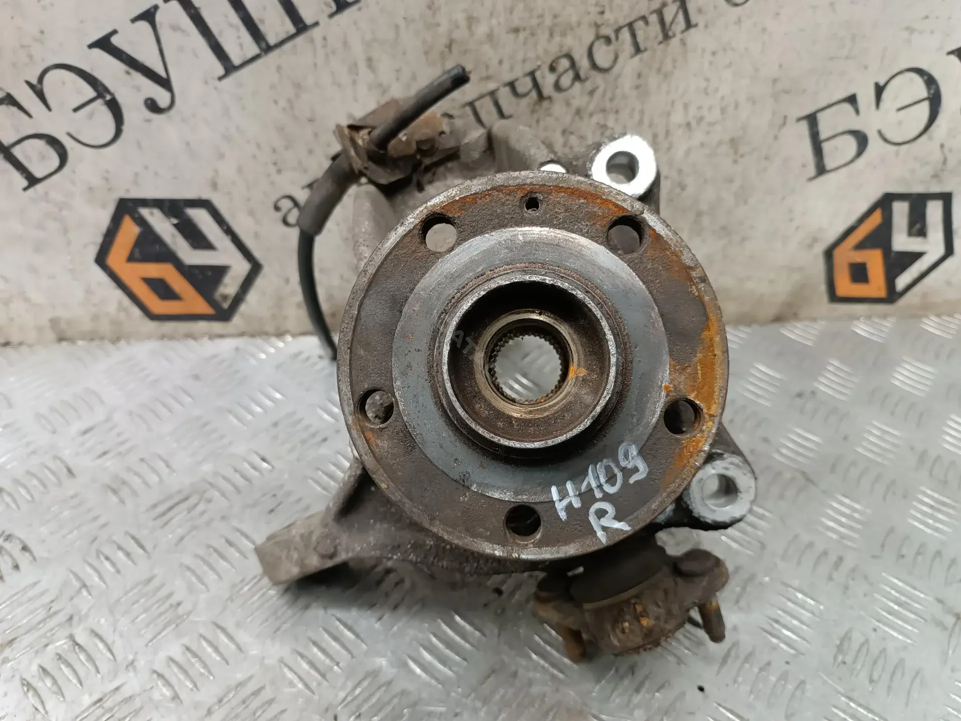 Ступица колеса 00X11772, 02F40232, 100A11560