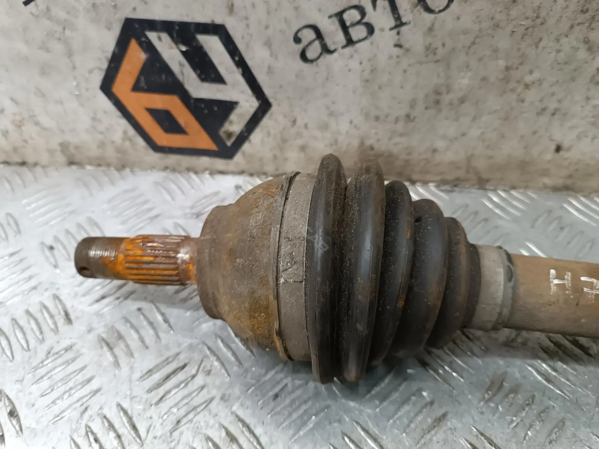 Приводной вал / Полуось 9637117780, CD6153, CI1045