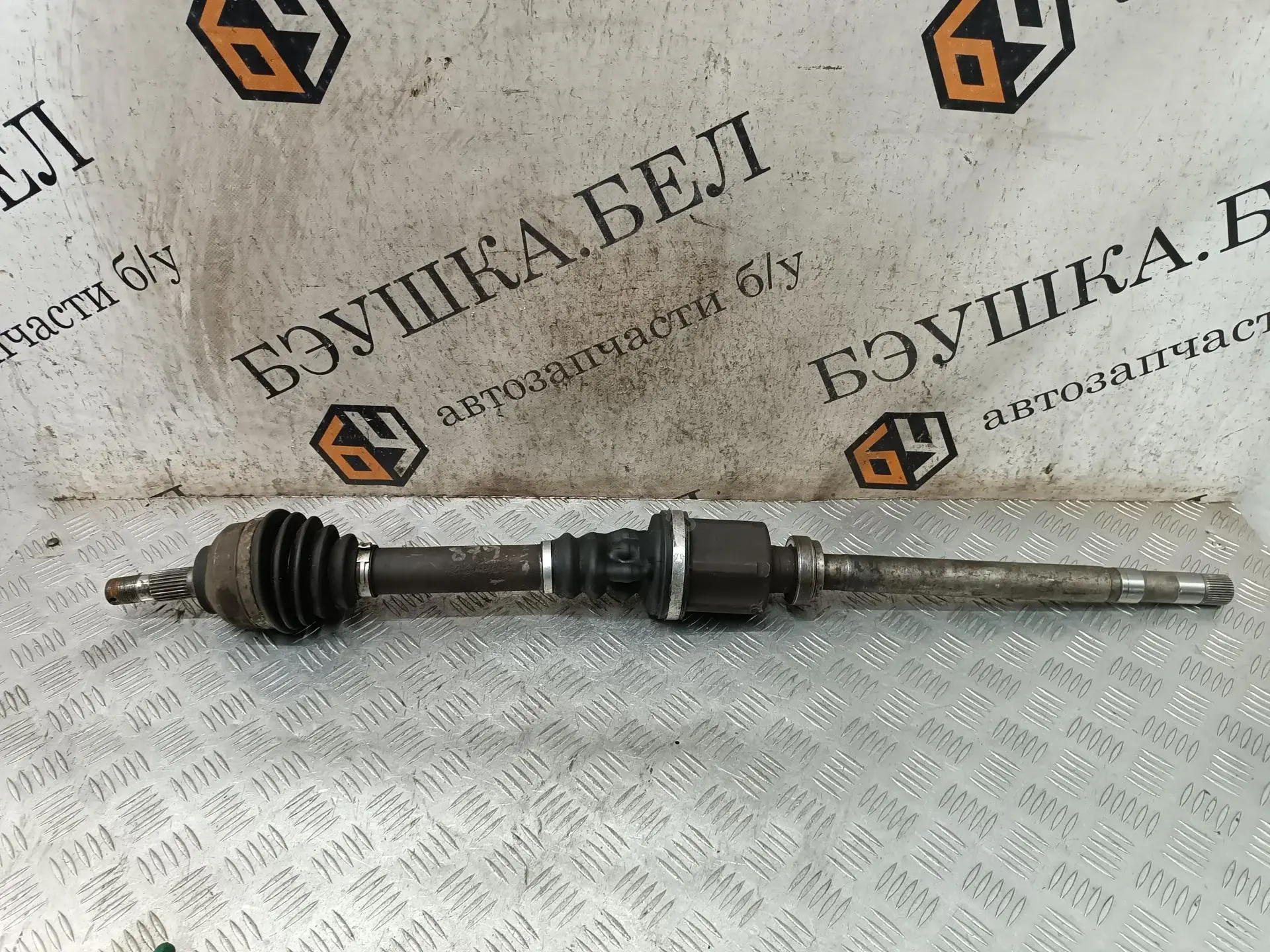 Приводной вал / Полуось 1440100788