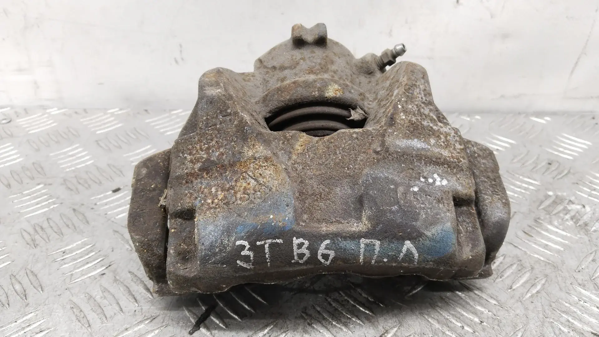 Суппорт тормозной P4440531