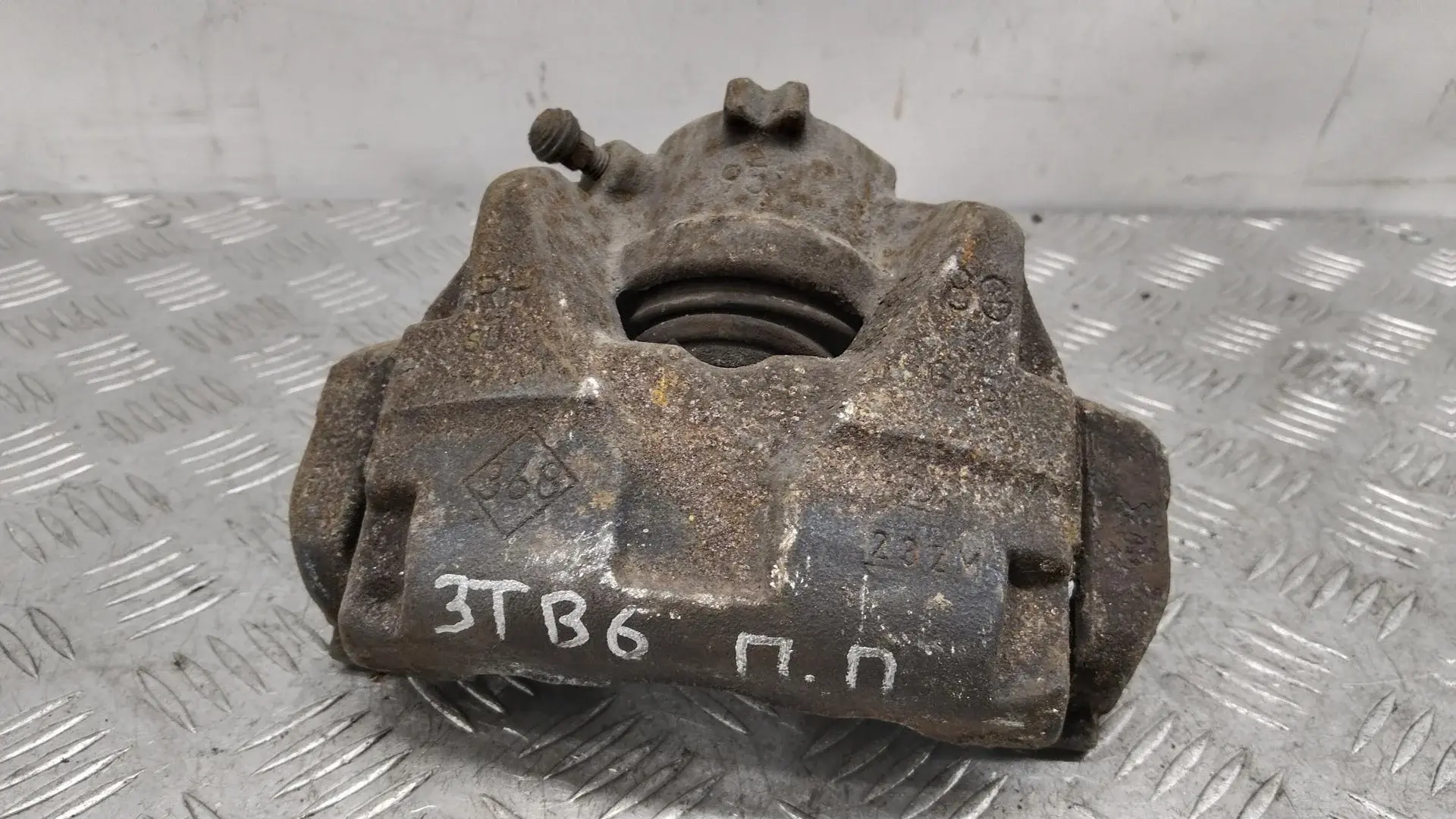 Суппорт тормозной P4440532