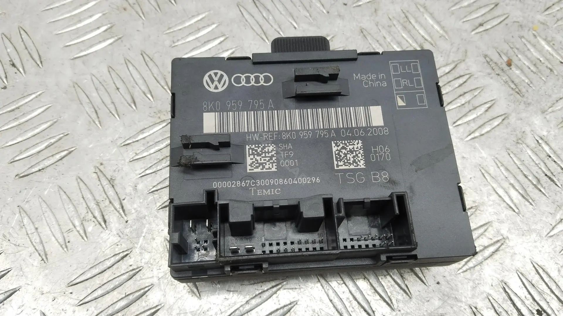 Блок управления двери 8K0959795A