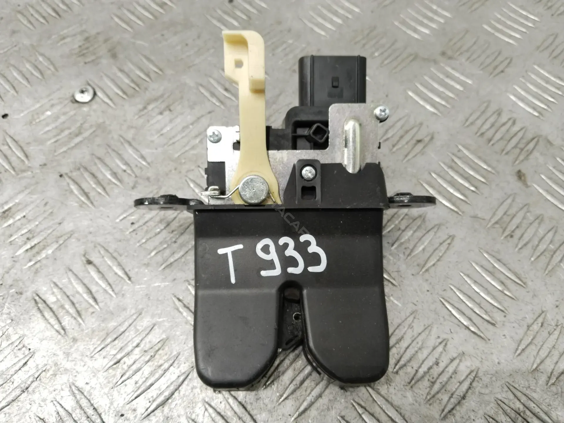 Замок крышки багажника 81230G2000