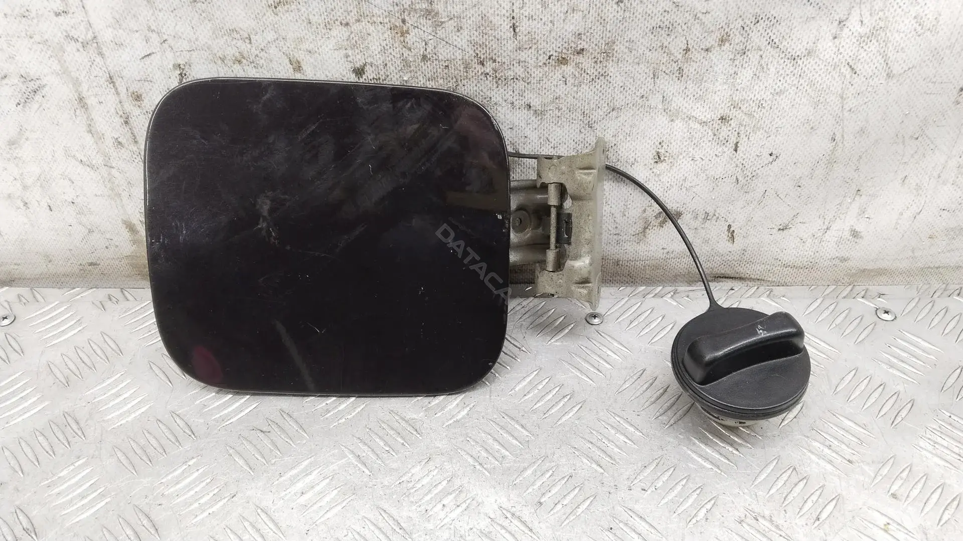 Крышка лючка топливного бака G8830JD0M0
