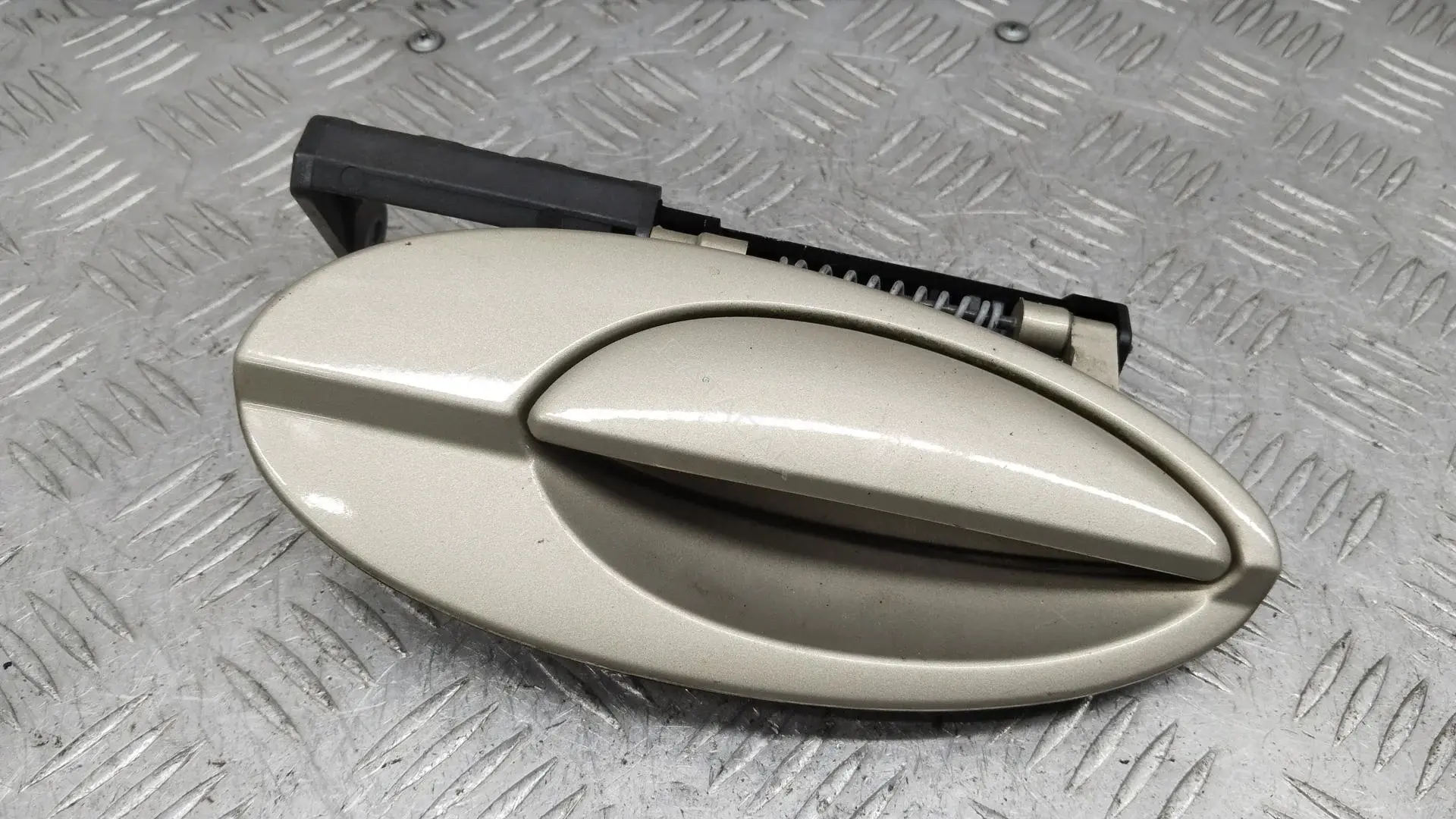 Ручка двери 9101R0