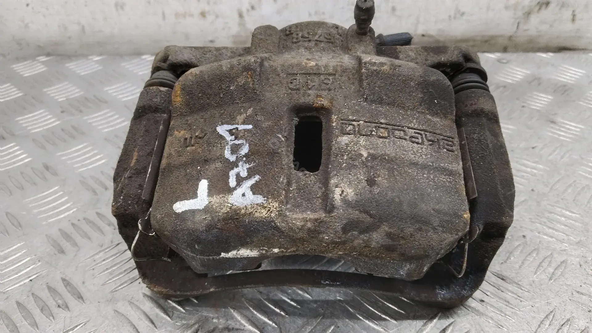 Суппорт тормозной P15545587