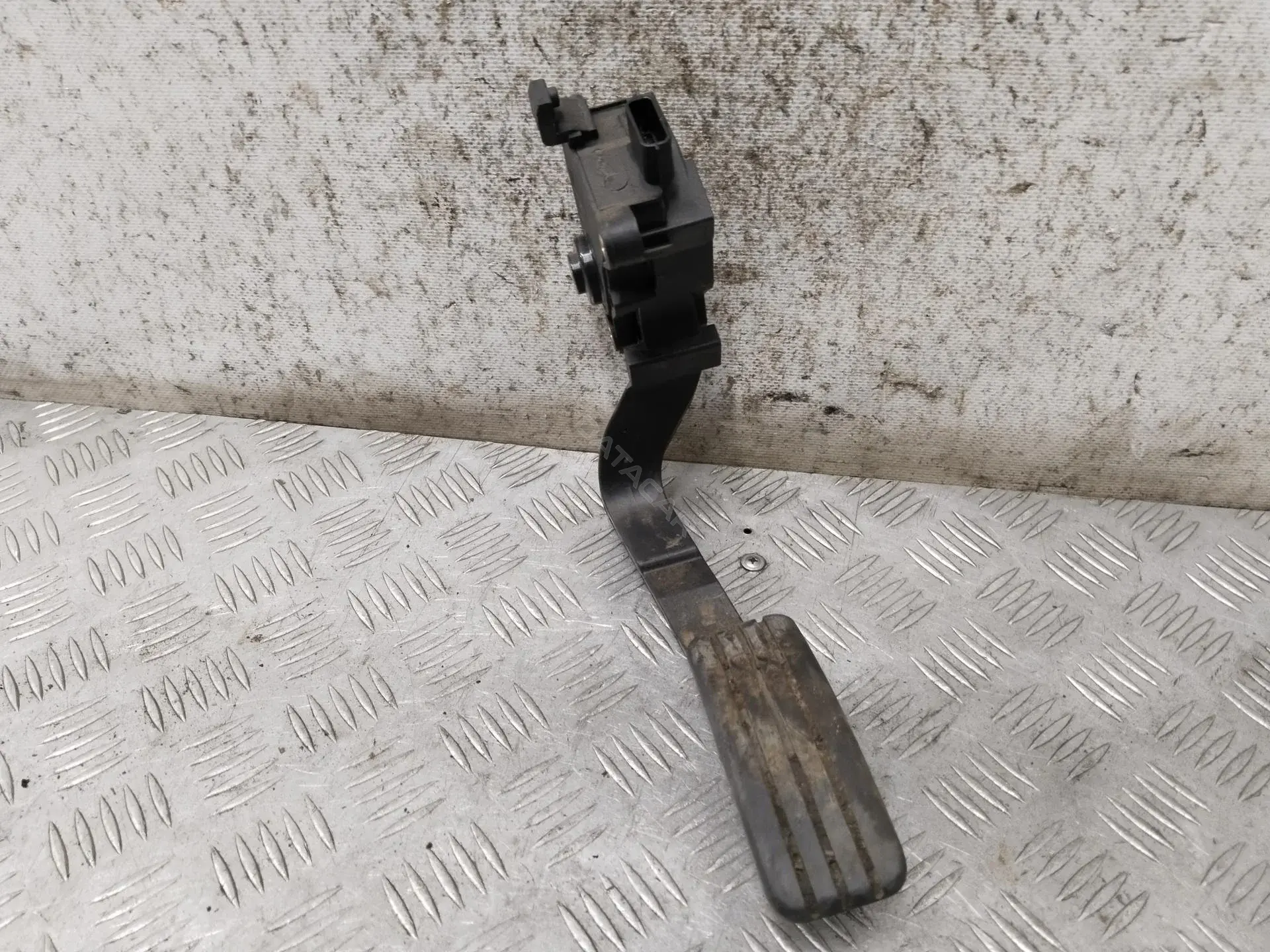 Педаль газа 180100011R