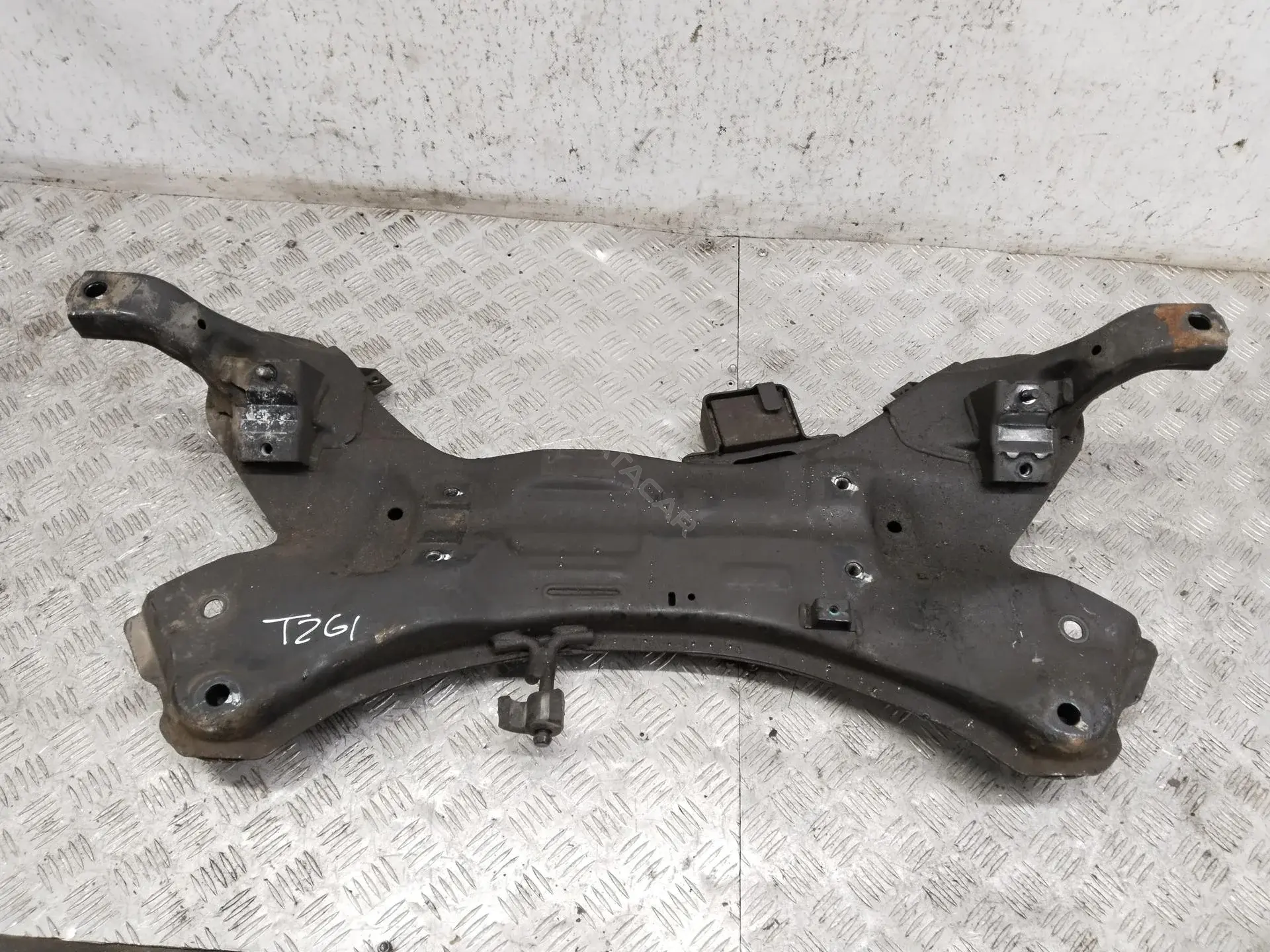 Подрамник 624002Y200